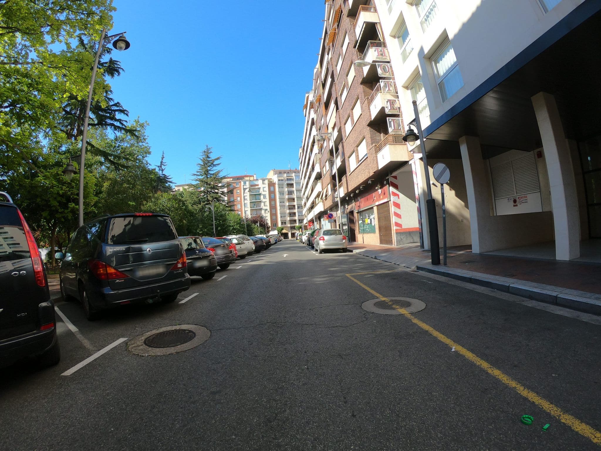 Street view near Hotel Ciudad de Logroño, Logroño — © rubencarbonero (CC BY-SA · Mapillary)