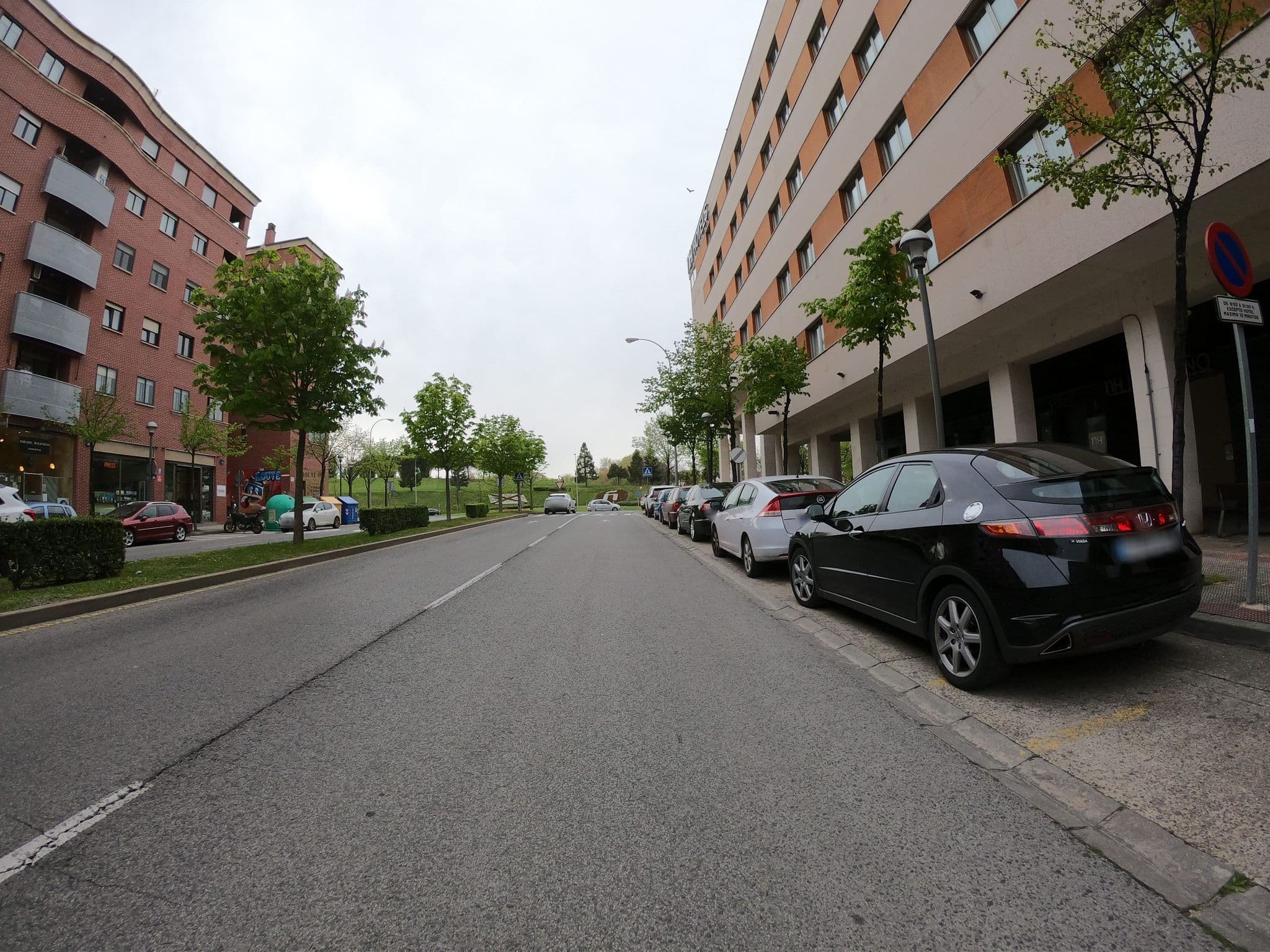 Street view near Hotel Holiday Inn Express Logroño, Logroño — © rubencarbonero (CC BY-SA · Mapillary)
