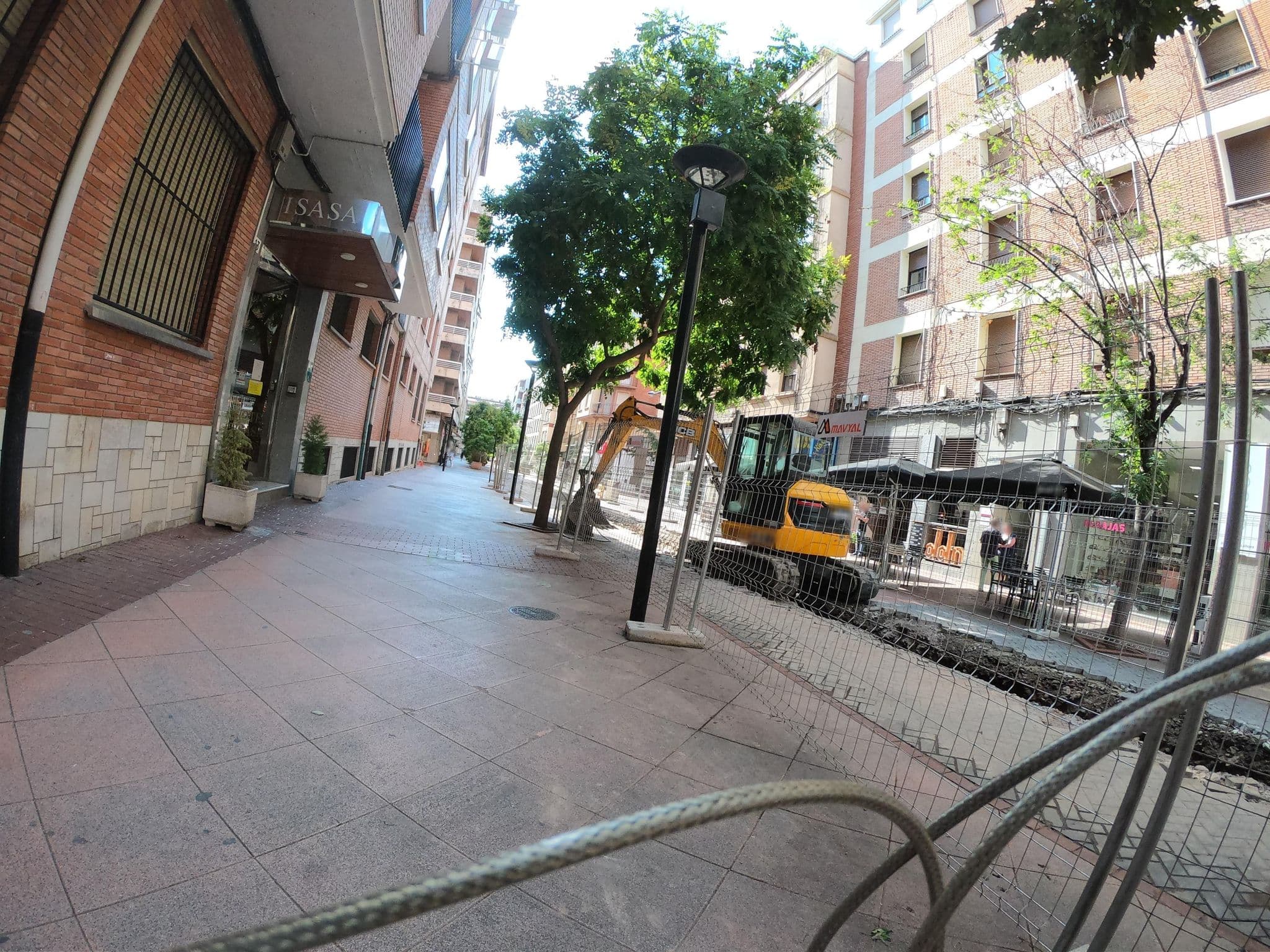 Street view near Hotel Isasa, Logroño — © rubencarbonero (CC BY-SA · Mapillary)