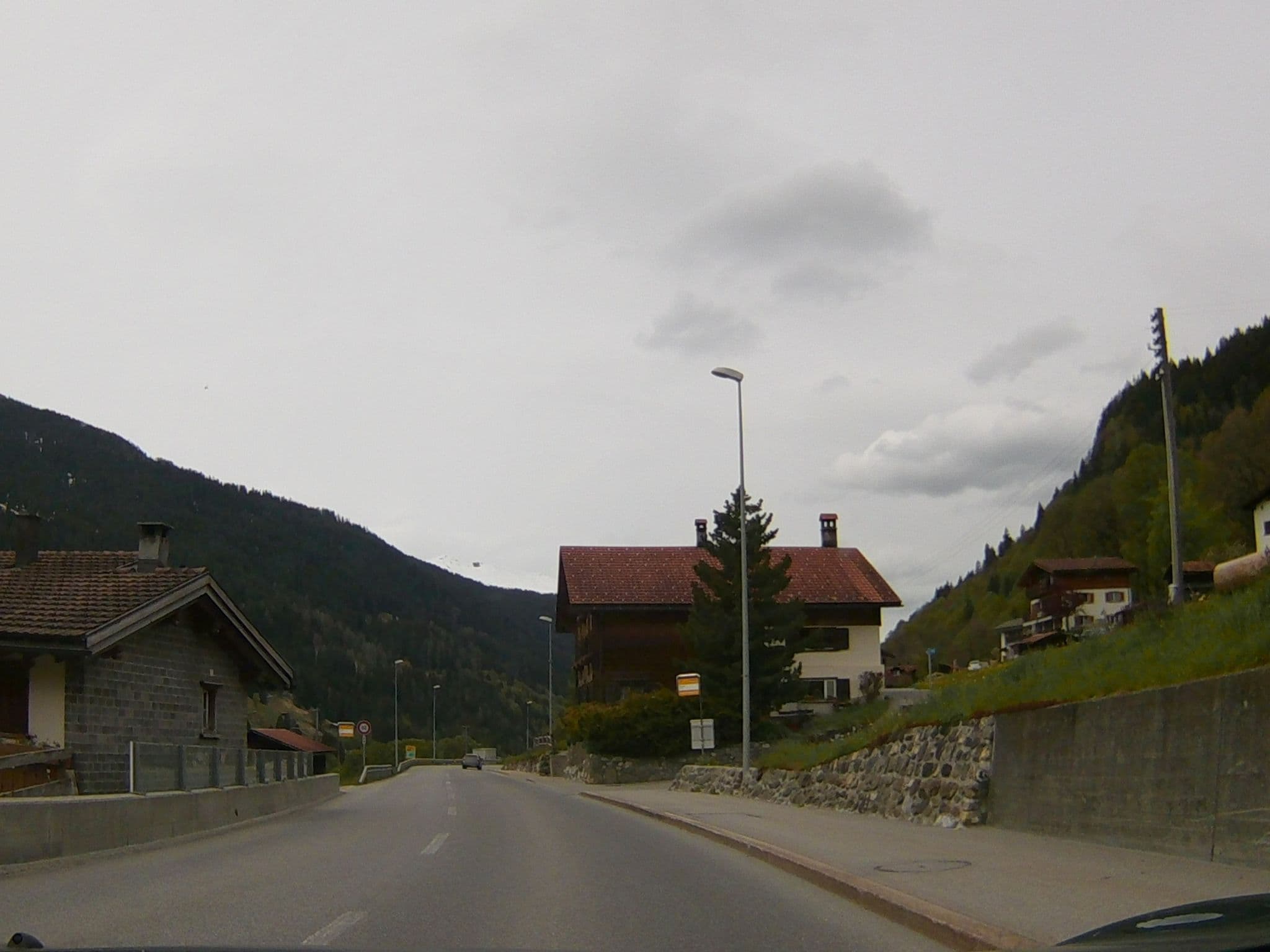 Street view near Bargis, Klosters Serneus — © oferi (CC BY-SA · Mapillary)