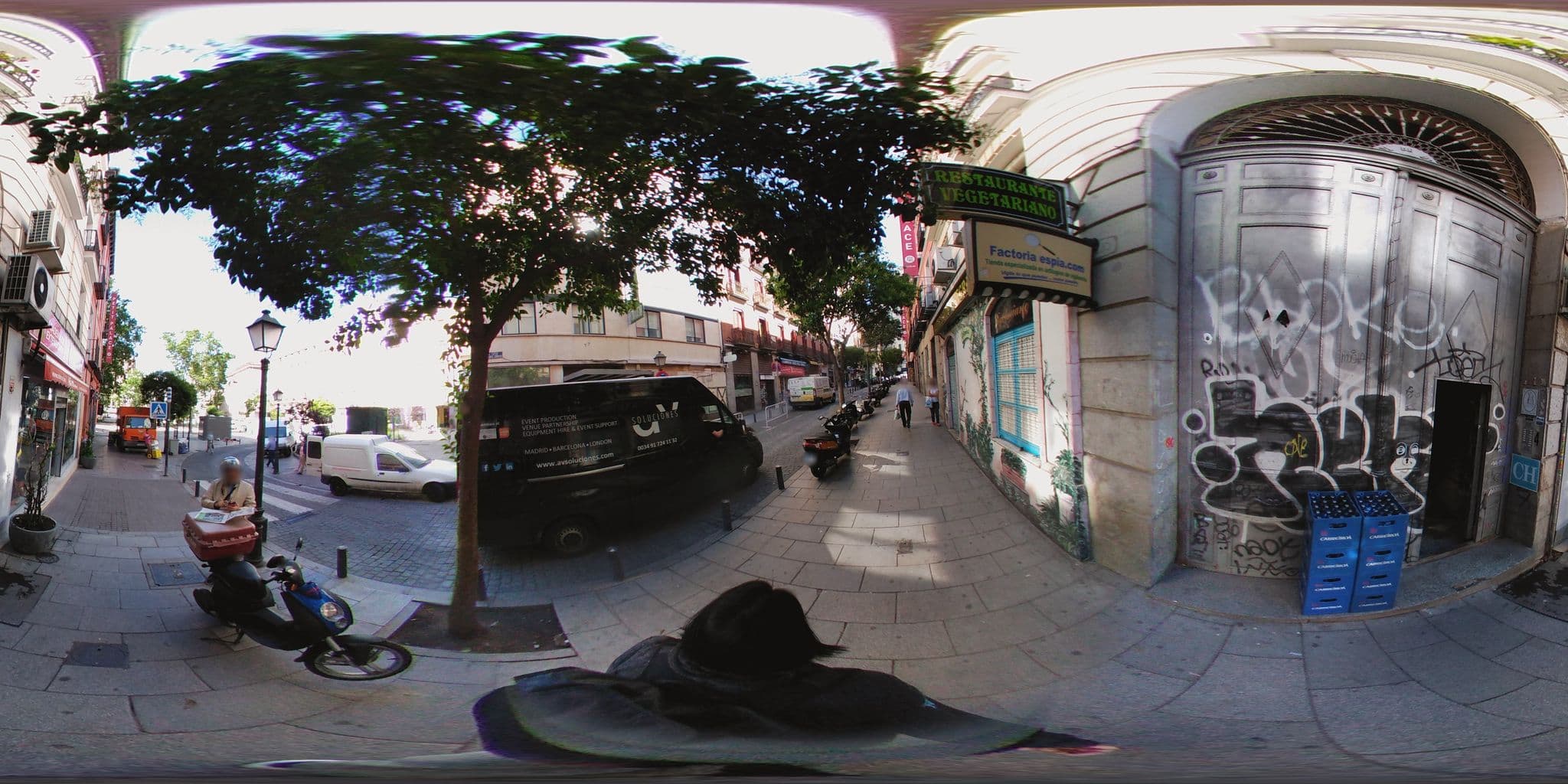 Street view near CH Lumiere, Madrid Centro — © ccossio (CC BY-SA · Mapillary)