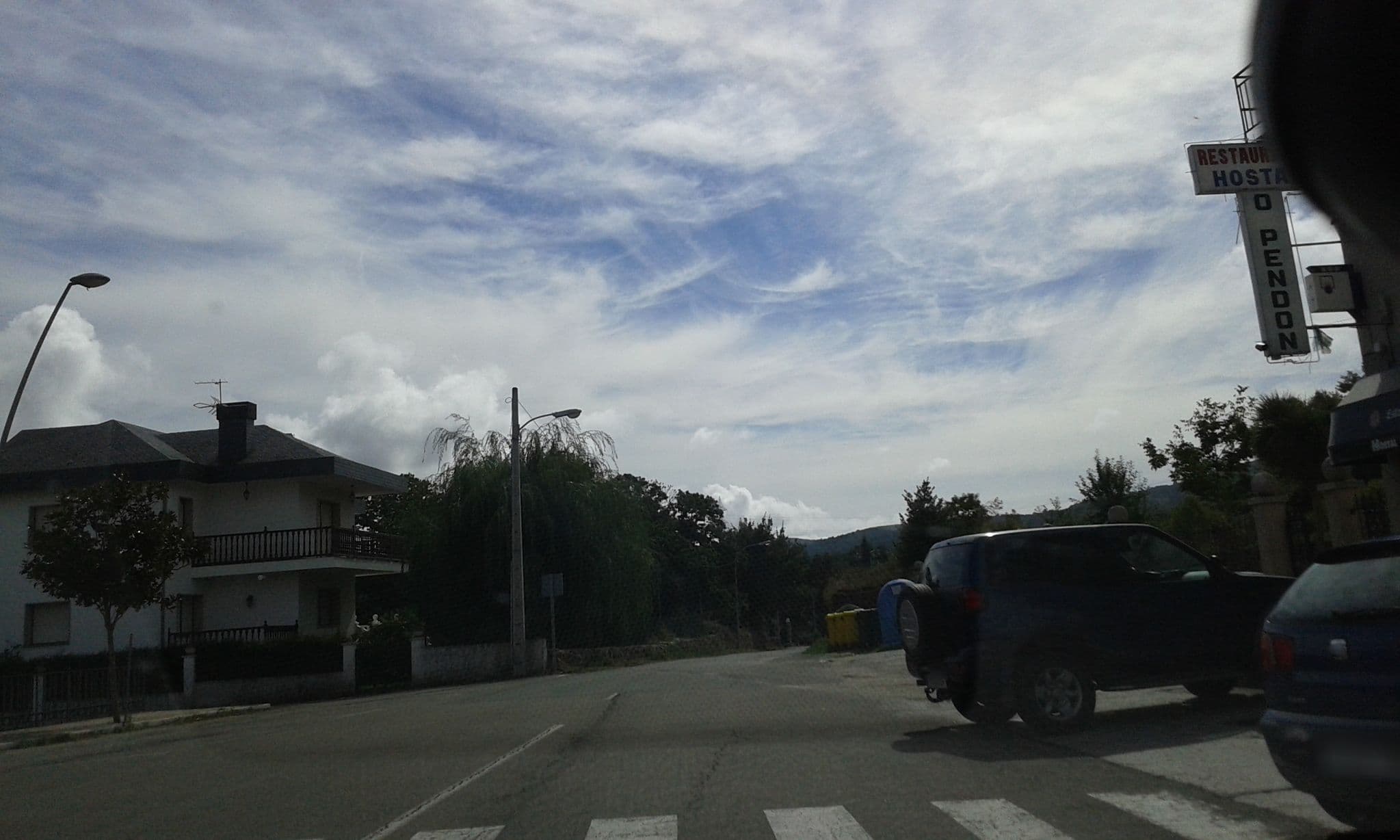 Street view near Hostal O Pendón, Manzaneda — © lolailo (CC BY-SA · Mapillary)