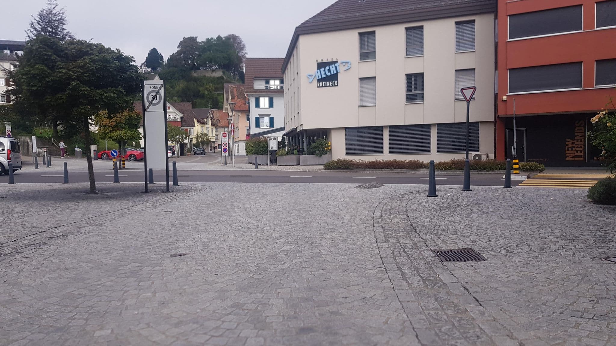 Street view near Hecht, Rheineck — © thmunichways (CC BY-SA · Mapillary)