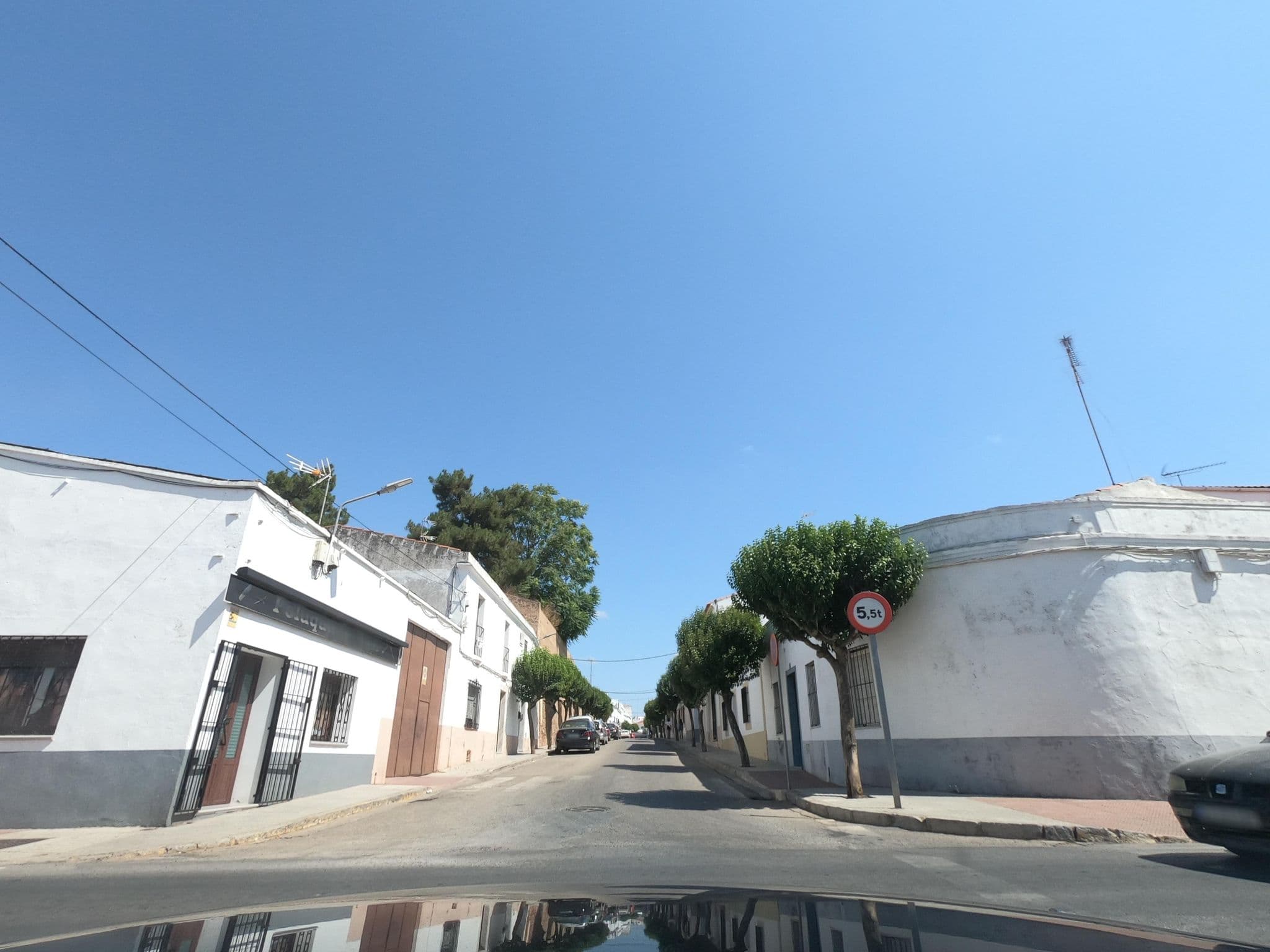 Street view near Apartamento turistico Loft Sardiña, Olivenza — © filohipo (CC BY-SA · Mapillary)