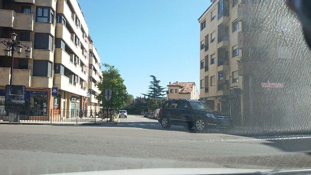 Street view near Hotel Isla de Cuba, Oviedo — © edrux (CC BY-SA · Mapillary)