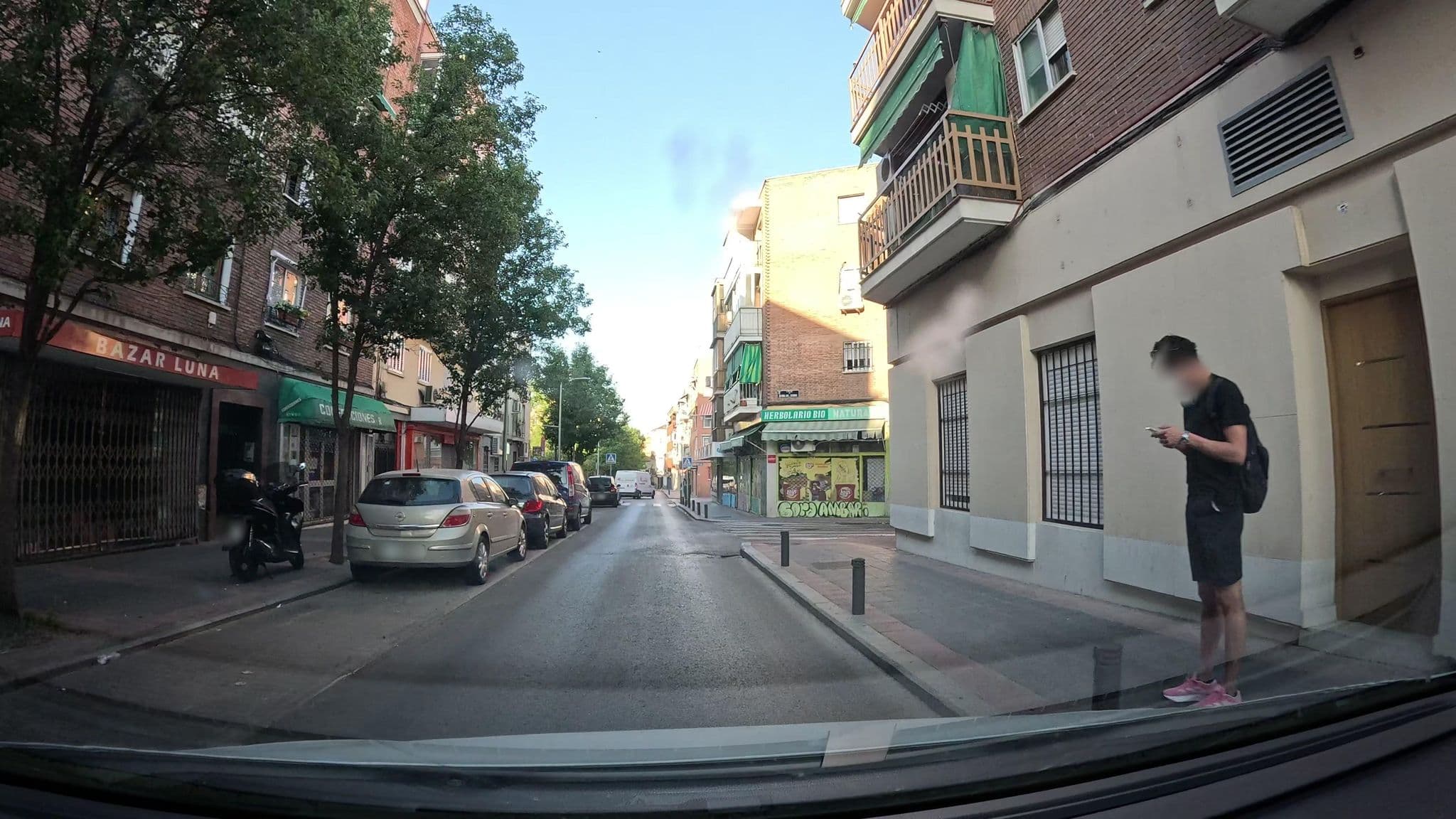 Street view near Hospedaje Puente de Vallecas, Numancia — © Ralvar (CC BY-SA · Mapillary)