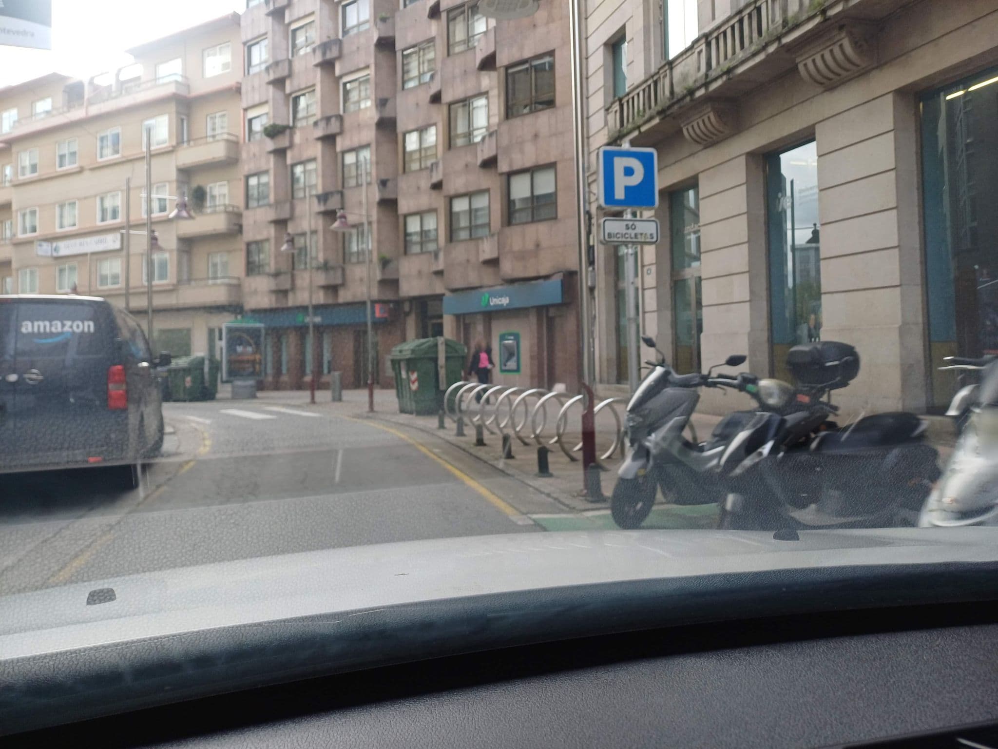 Street view near Alda Centro Pontevedra, Pontevedra — © APO25 (CC BY-SA · Mapillary)