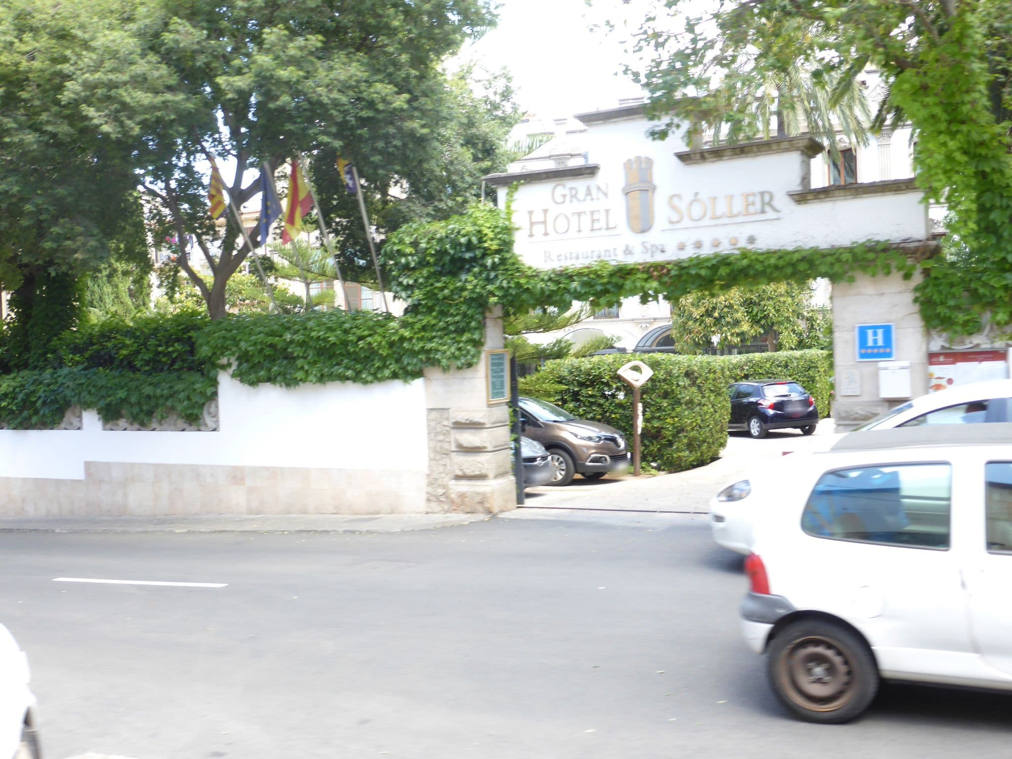 Street view near Alcazar Hotel Soller, Sóller — © sennewald63 (CC BY-SA · Mapillary)