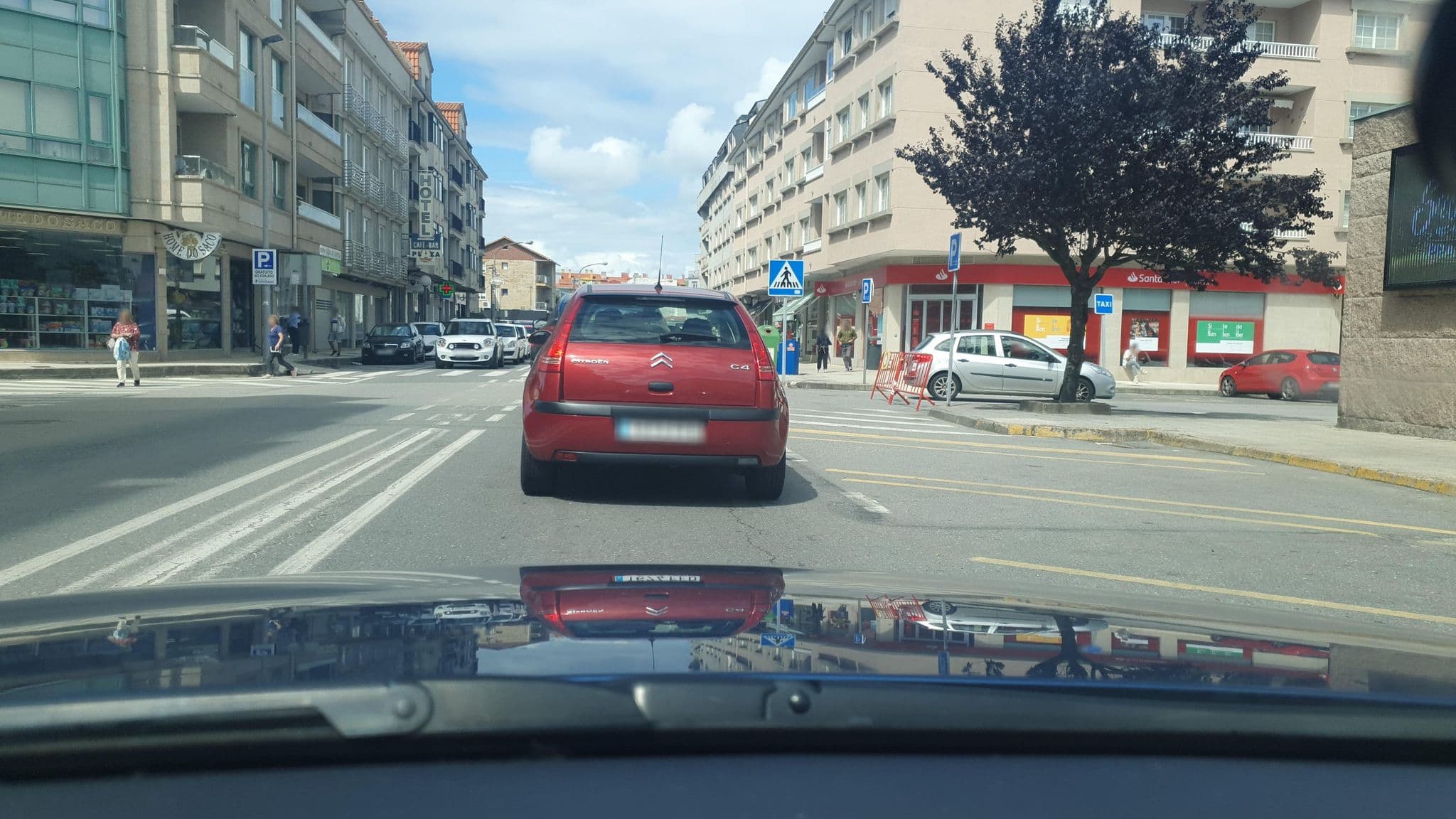Street view near PENSION CASA ALVARITO - PORTONOVO, Portonovo — © pablolampon (CC BY-SA · Mapillary)