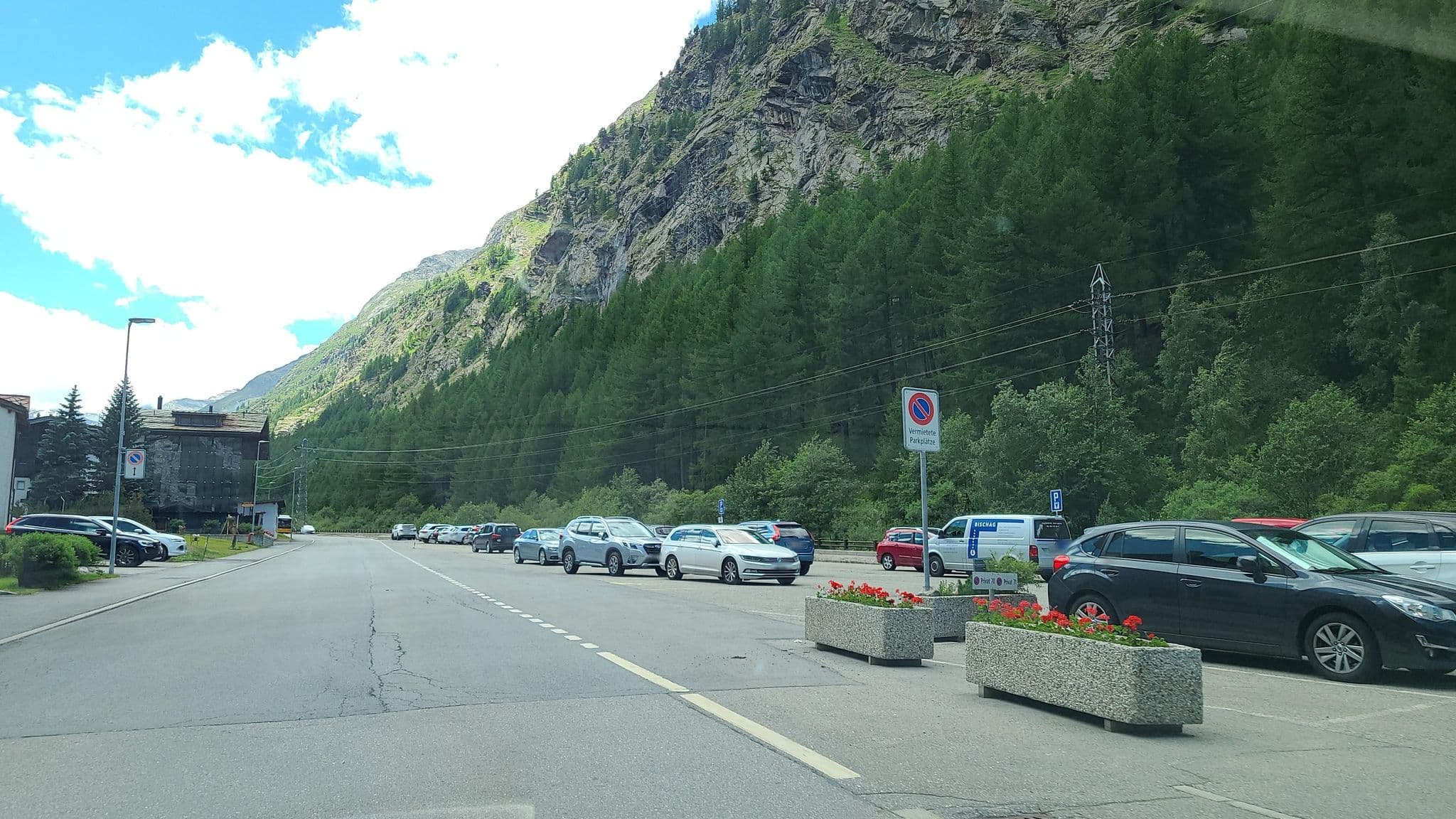 Street view near Mattmarkblick, Saas-Fee — © chrisbeddow (CC BY-SA · Mapillary)