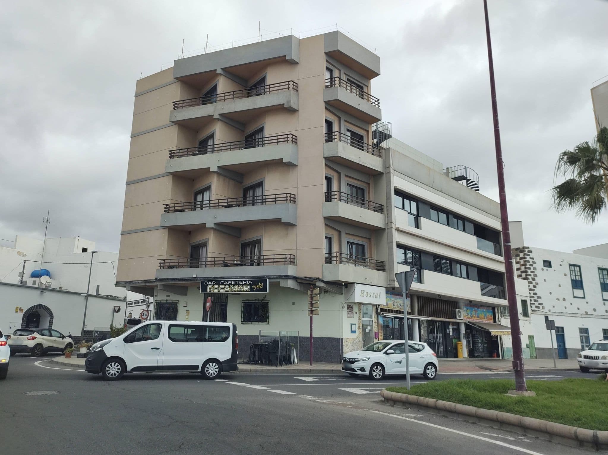 Street view near Hostal Roquemar, Puerto del Rosario — © thetornado76 (CC BY-SA · Mapillary)