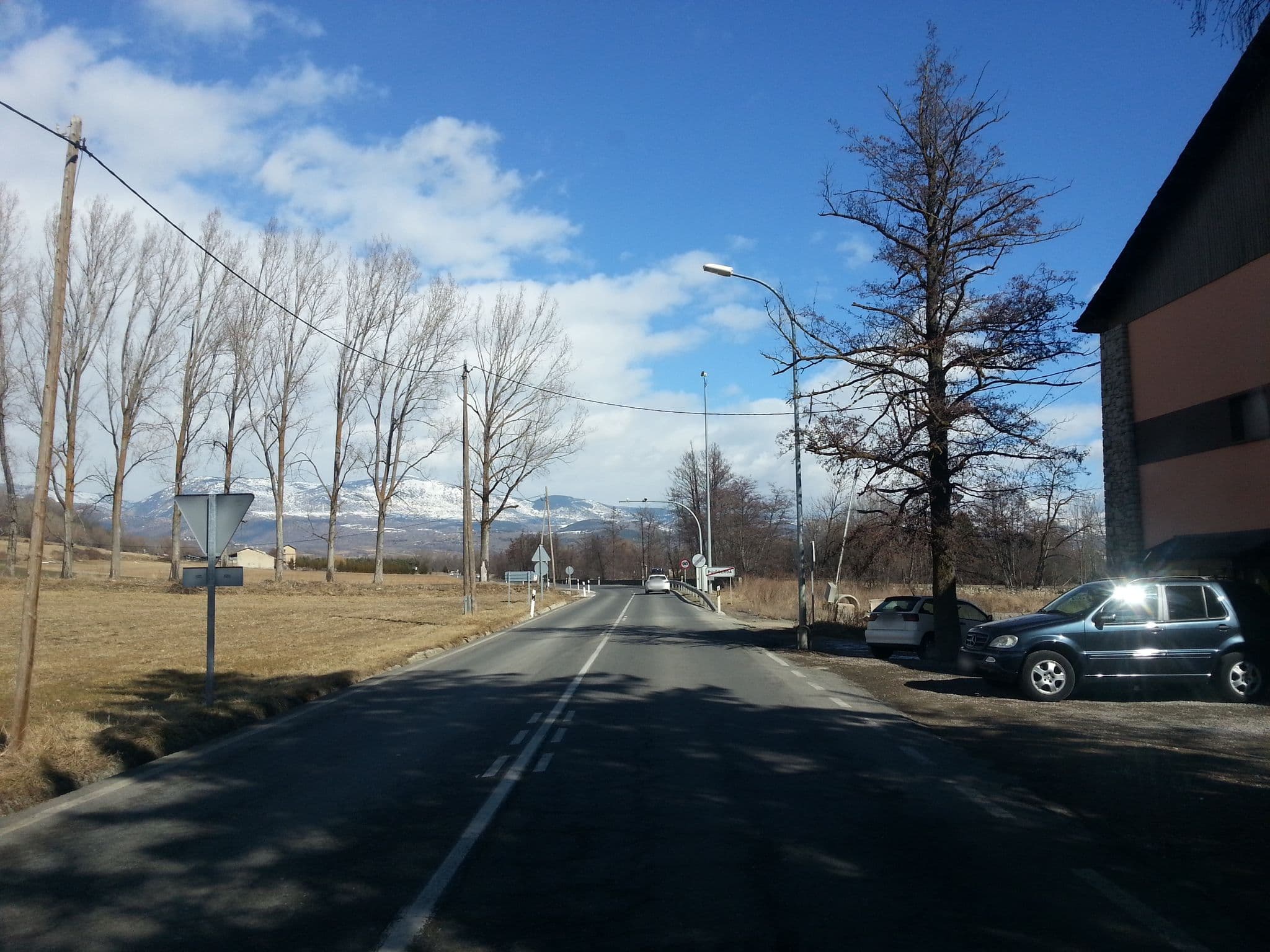 Street view near Hotel Martínez, Puigcerdà — © paulinus (CC BY-SA · Mapillary)