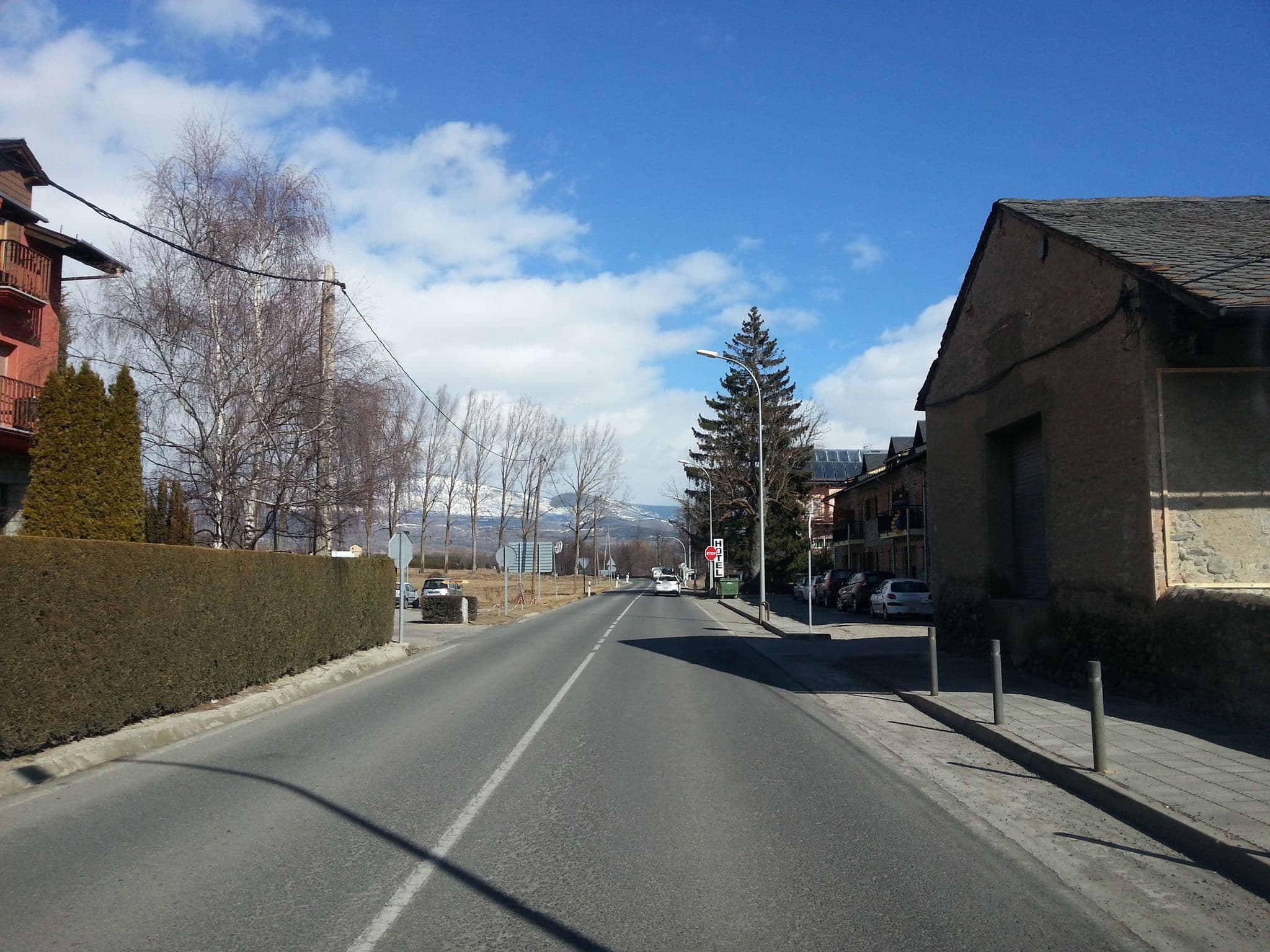 Street view near Hotel Del Prado Restaurant, Puigcerdà — © paulinus (CC BY-SA · Mapillary)