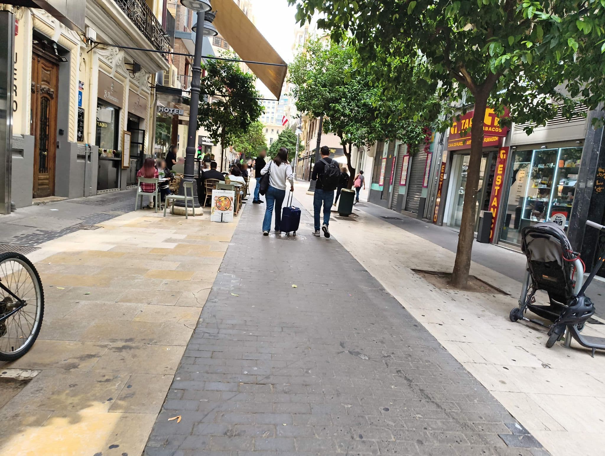 Street view near Hotel Nommadas Jero Valencia, Valencia — © marcuscalabresus (CC BY-SA · Mapillary)