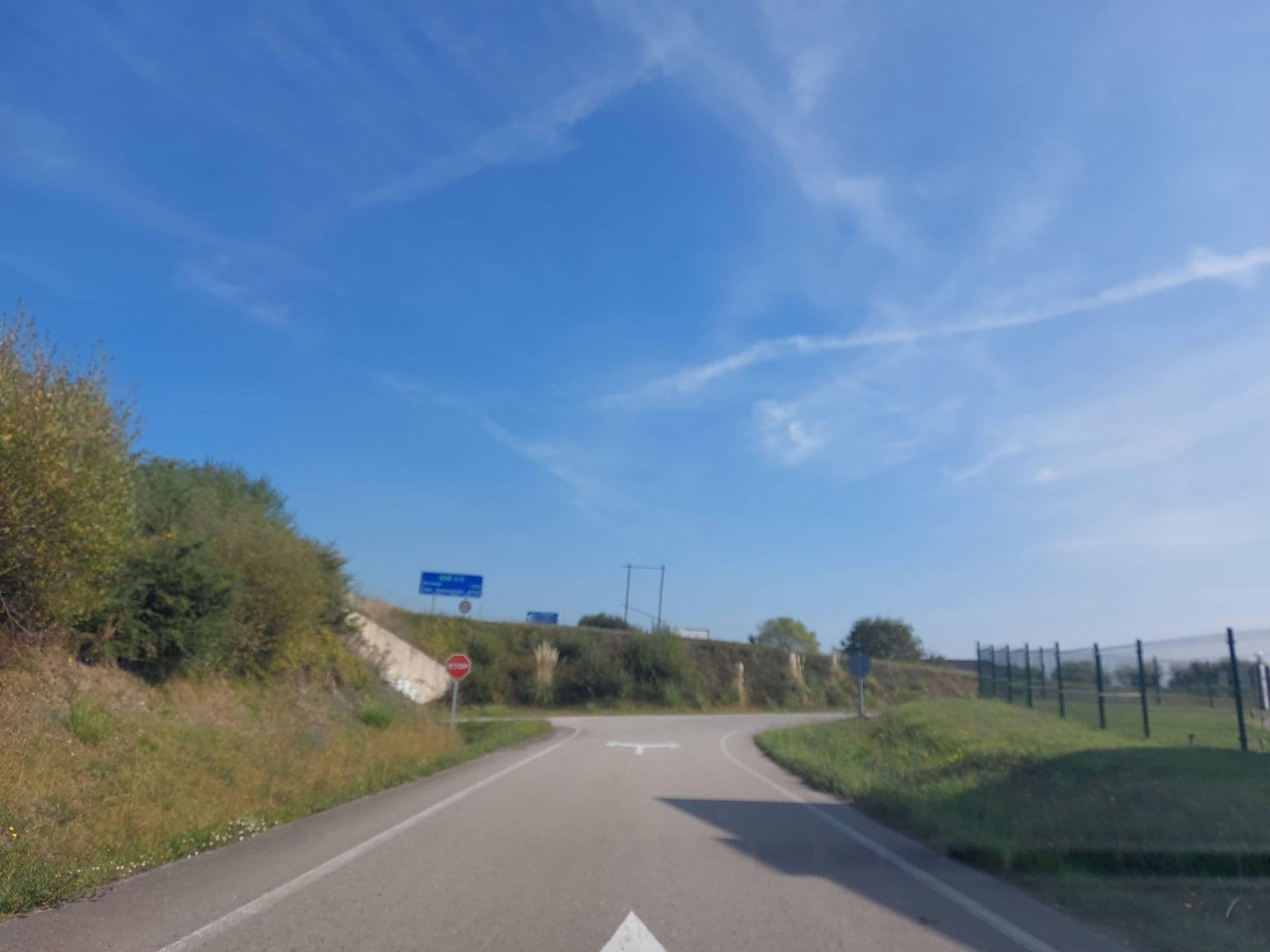 Street view near Hotel Restaurante Javier Montero, Ribadeo — © 5rmft (CC BY-SA · Mapillary)