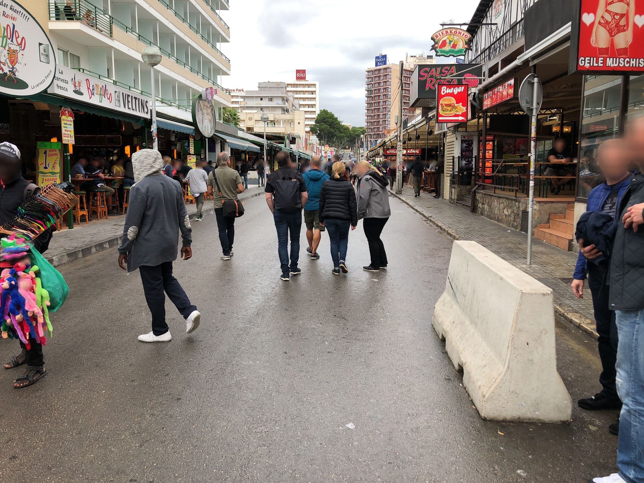 Street view near Hotel THB Niagara, s'Arenal — © schnappendax (CC BY-SA · Mapillary)