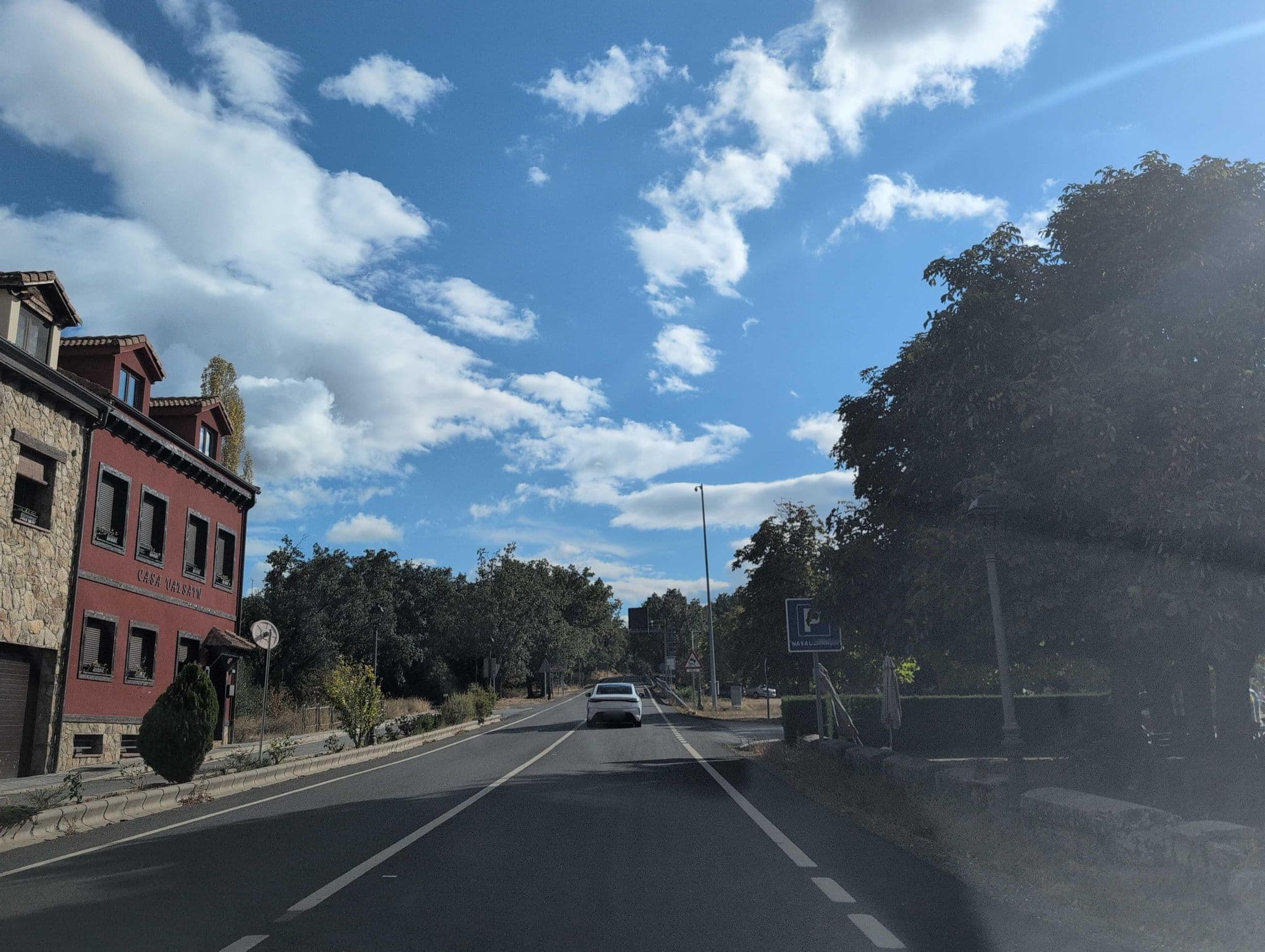 Street view near Casa Rural La Querencia de Valsaín, San Ildefonso — © Albergarri788 (CC BY-SA · Mapillary)