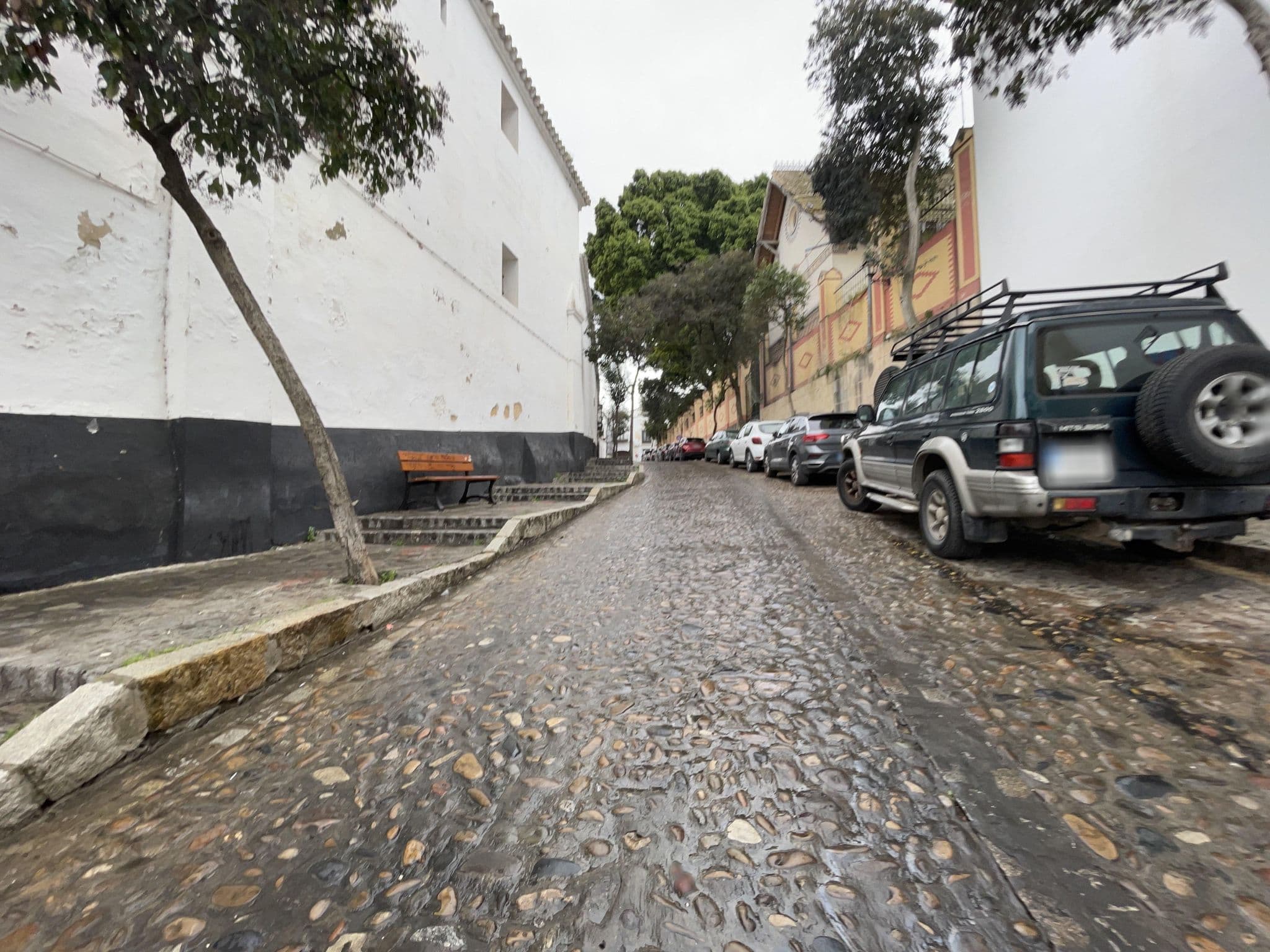 Street view near Hotel Duques de Medina Sidonia, Sanlúcar de Barrameda — © seraq (CC BY-SA · Mapillary)