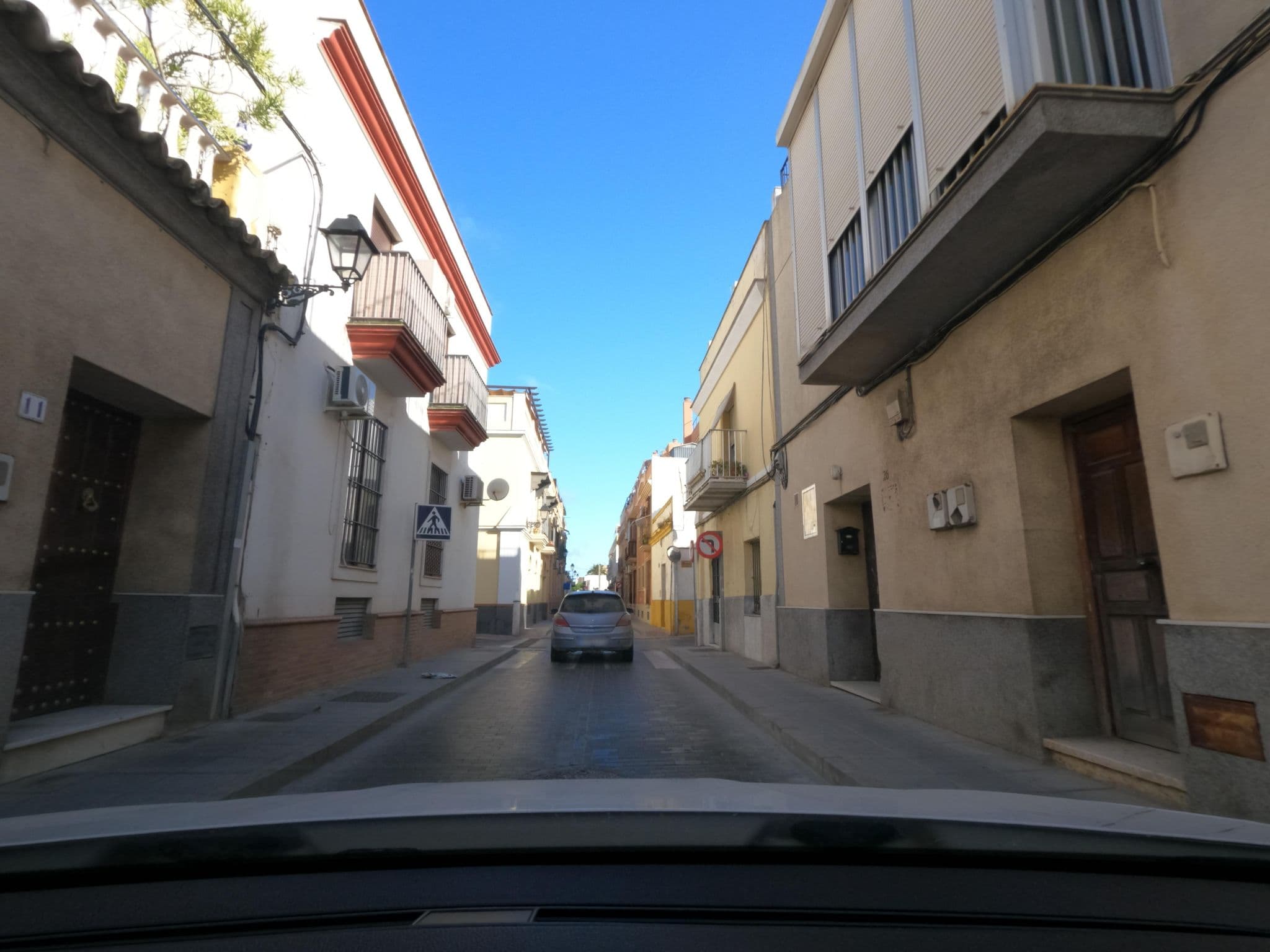 Street view near Casa Limón, Sanlúcar de Barrameda — © erlenmeyer (CC BY-SA · Mapillary)