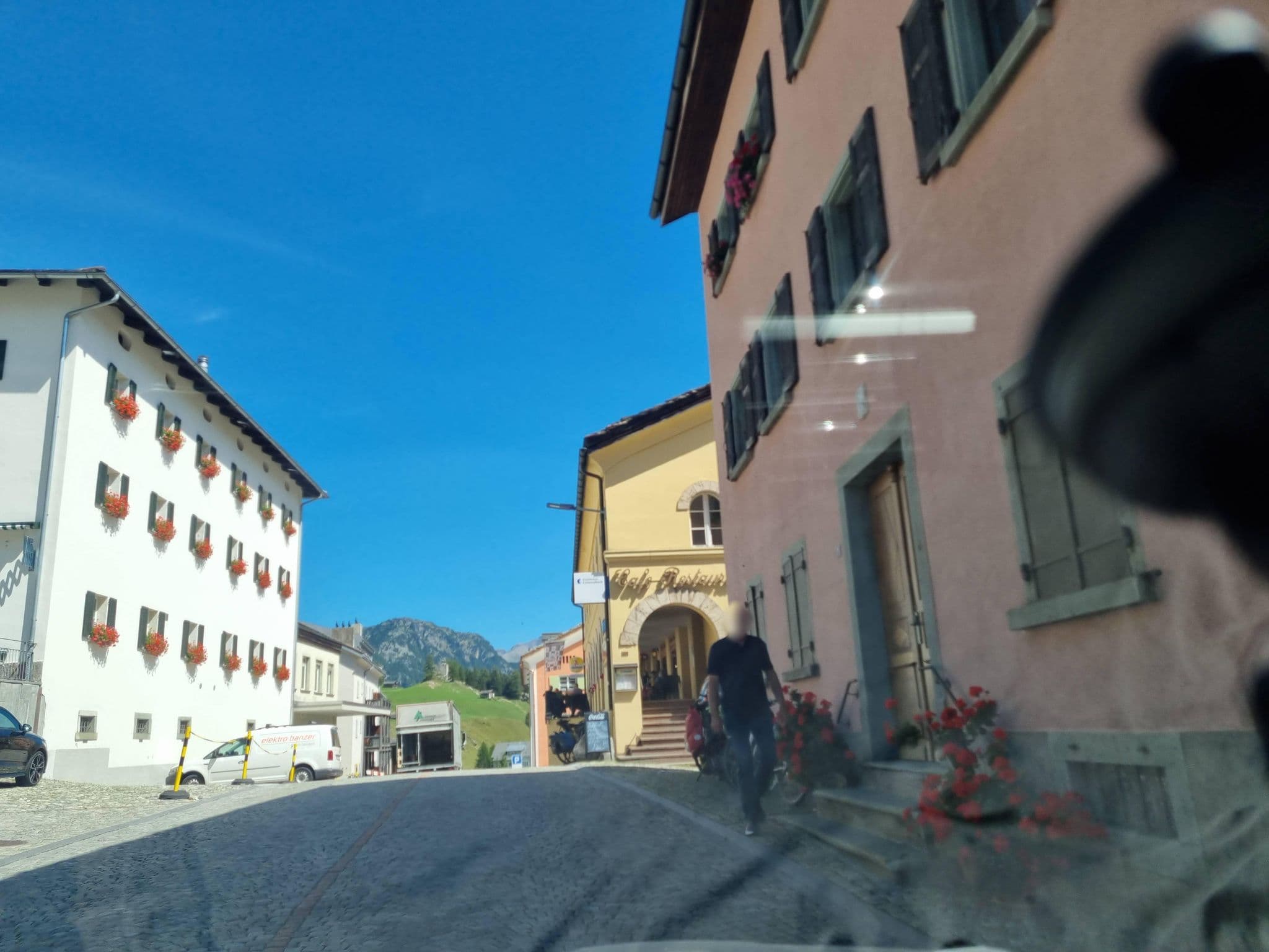 Street view near Bodenhaus, Vals Platz — © dsmm (CC BY-SA · Mapillary)