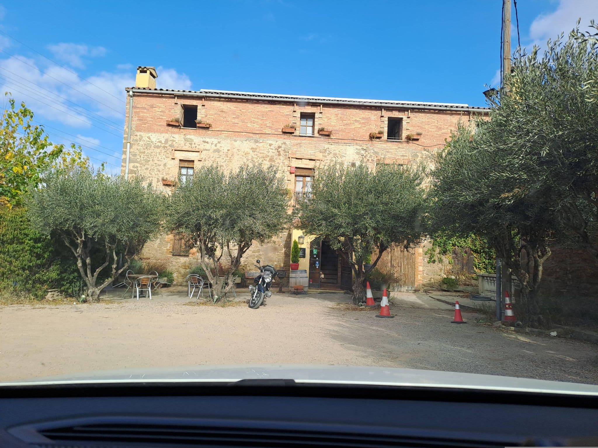 Street view near Turó de la Torre – Hotel amb encant i Restaurant de Carns a Manresa, Manresa — © normanm (CC BY-SA · Mapillary)