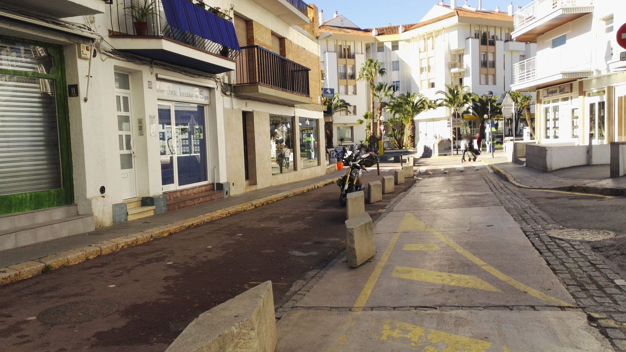 Street view near Hotel Boccalino Sitges, Sitges — © marcuscalabresus (CC BY-SA · Mapillary)