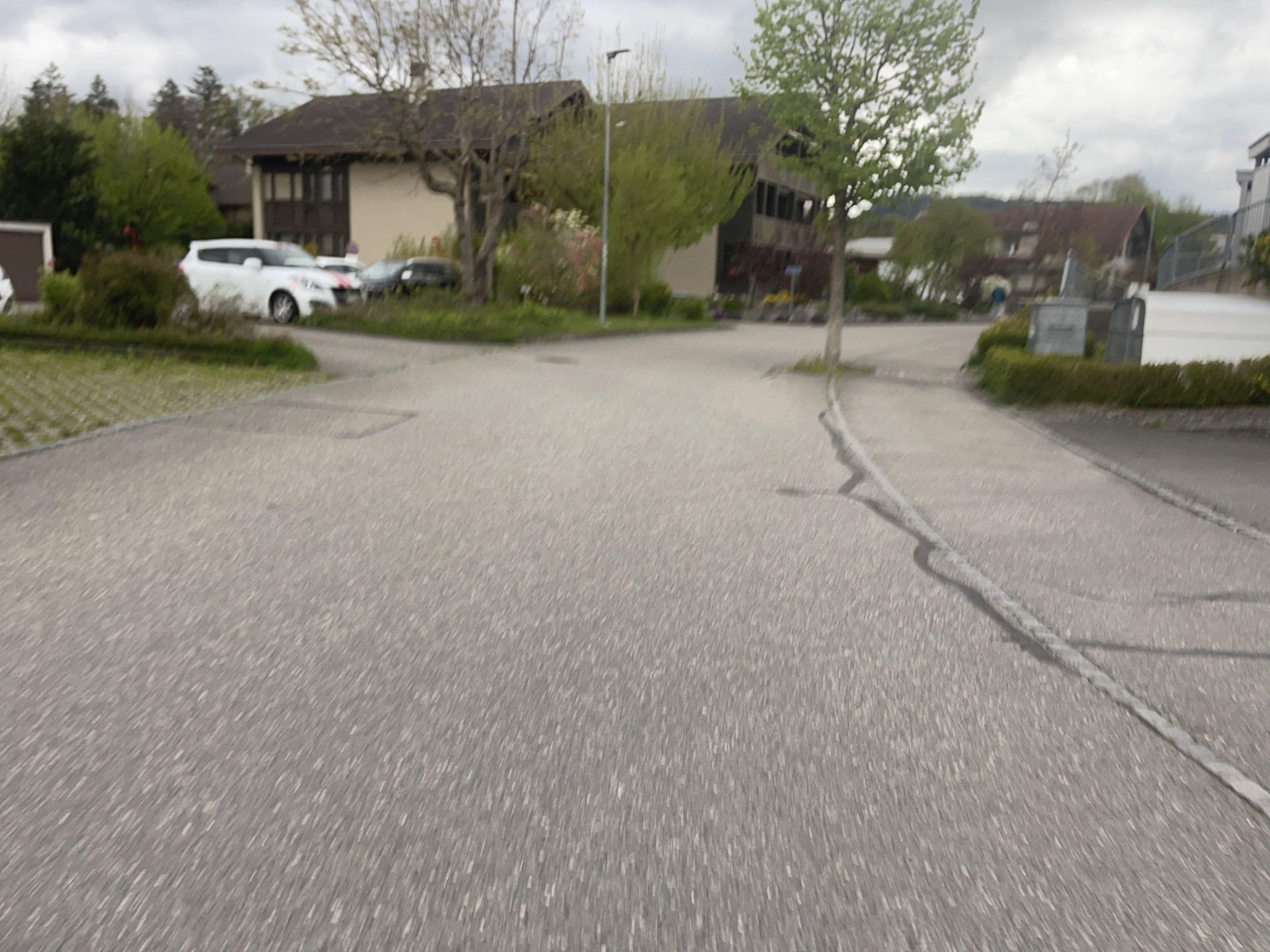 Street view near Wohlfühlzimmer Uttigen, Uttigen — © trac71 (CC BY-SA · Mapillary)