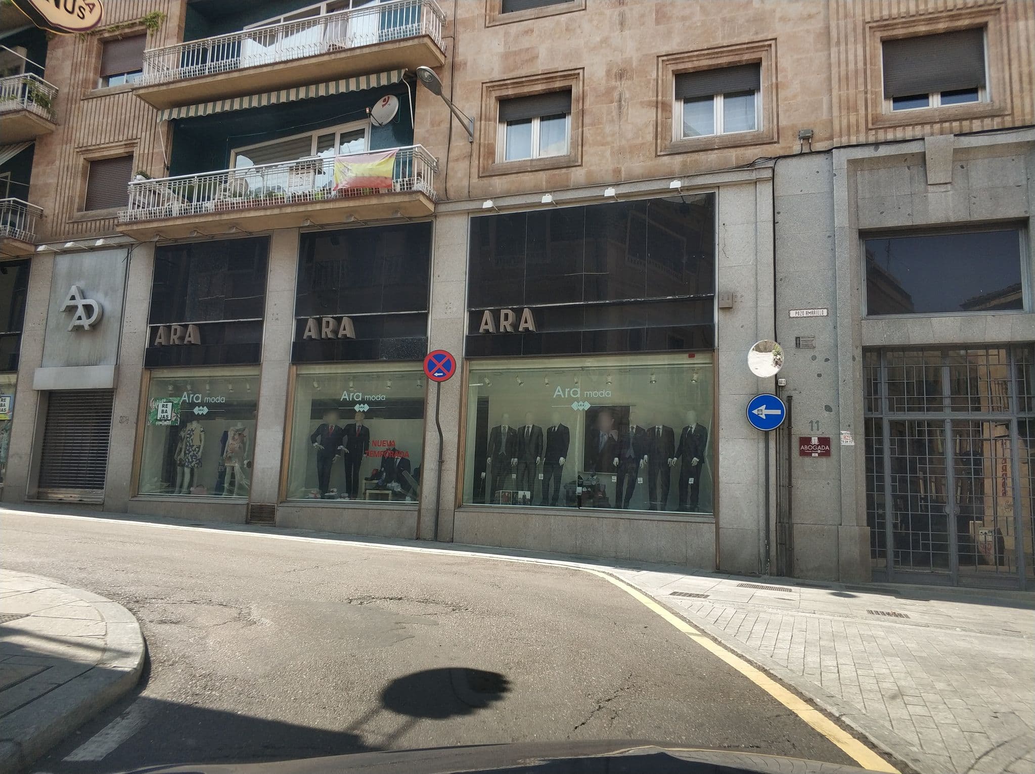 Street view near Apartamentos Pozo Amarillo, Santa Marta de Tormes — © sanchi (CC BY-SA · Mapillary)