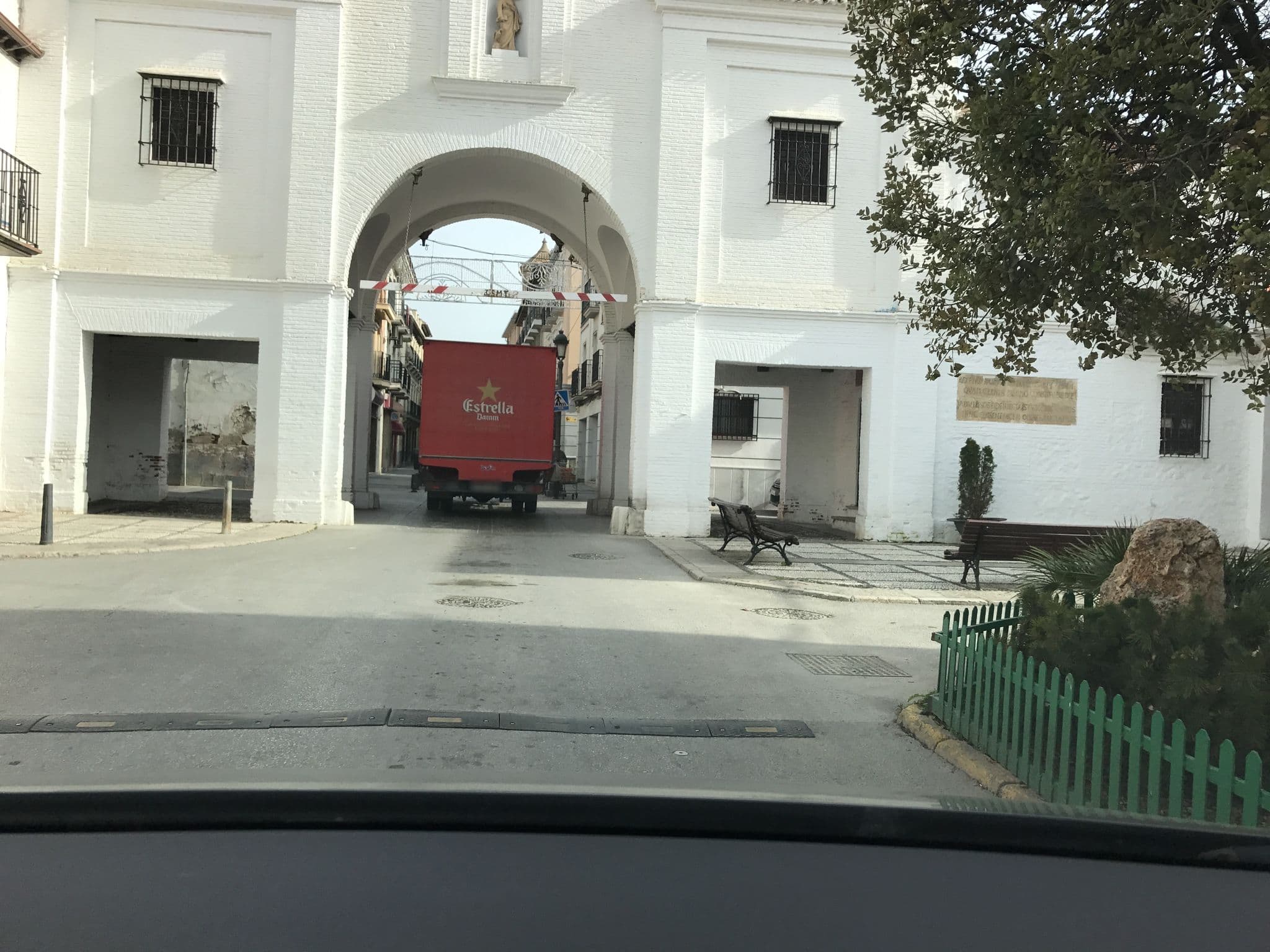 Street view near Hotel Reina Isabel, Santafé — © rainerup (CC BY-SA · Mapillary)