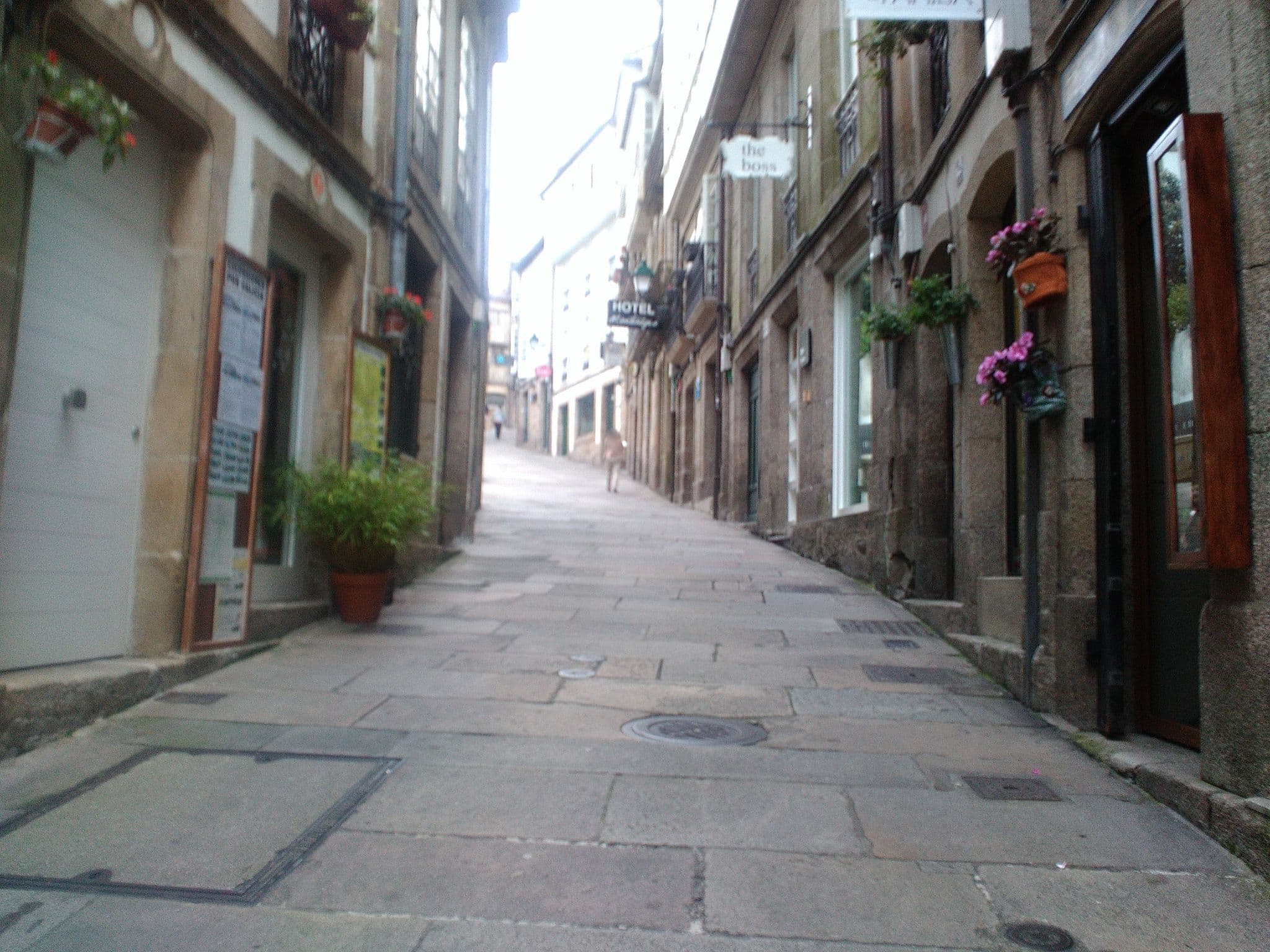 Street view near Hotel Montenegro Compostela, Santiago de Compostela — © robertogeb (CC BY-SA · Mapillary)