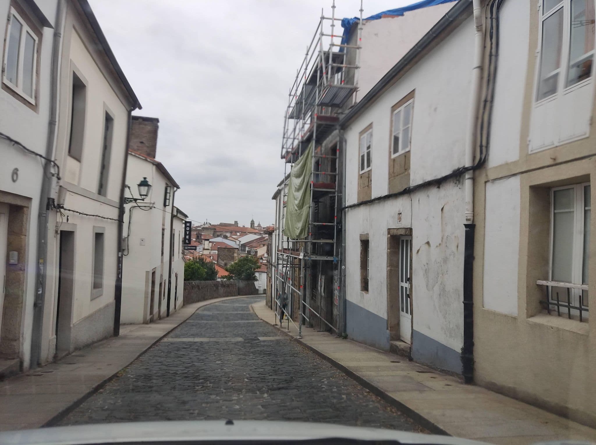 Street view near Alda Bonaval, Santiago de Compostela