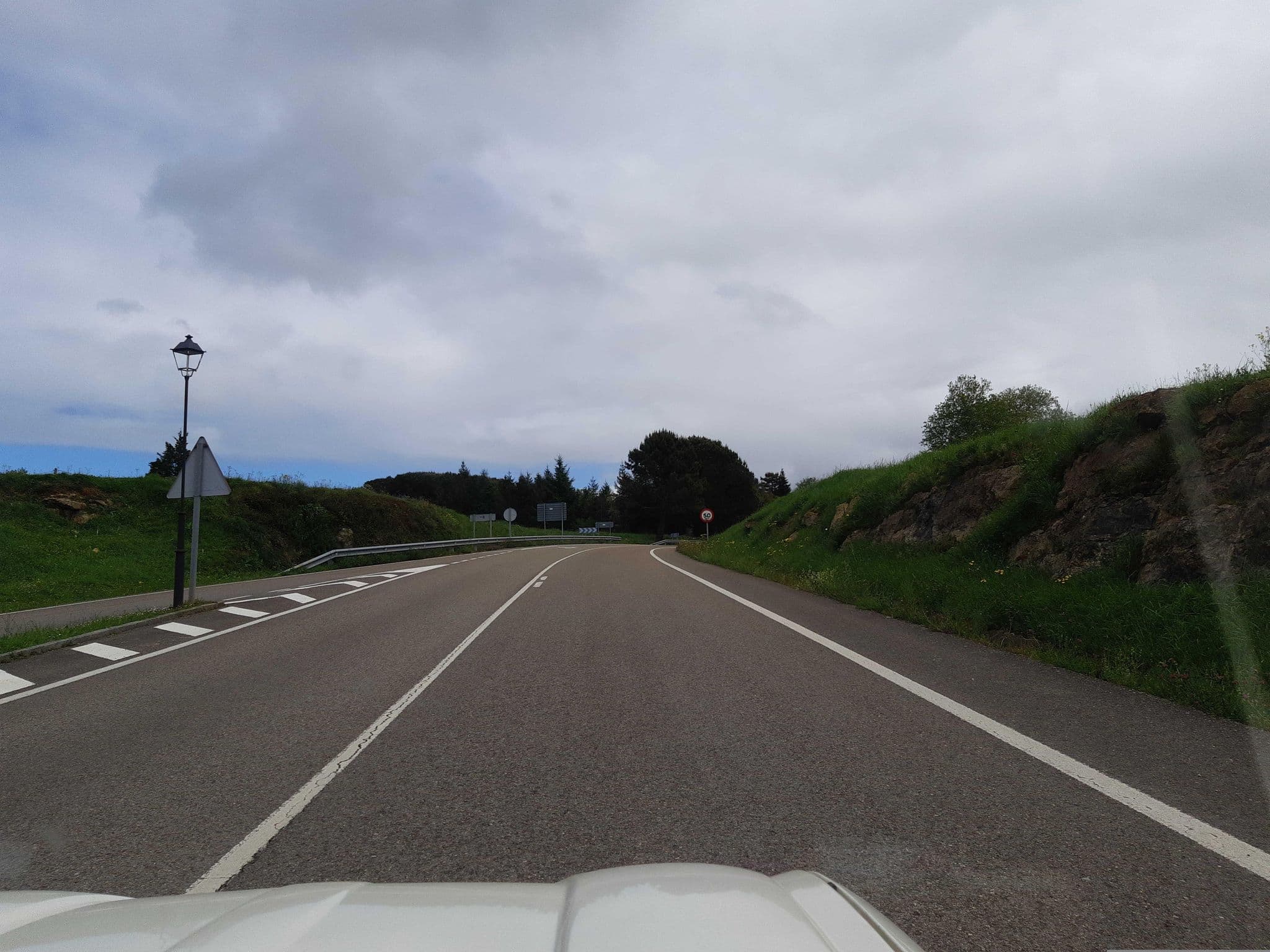 Street view near Posada El Jardín, Santillana — © geo50 (CC BY-SA · Mapillary)
