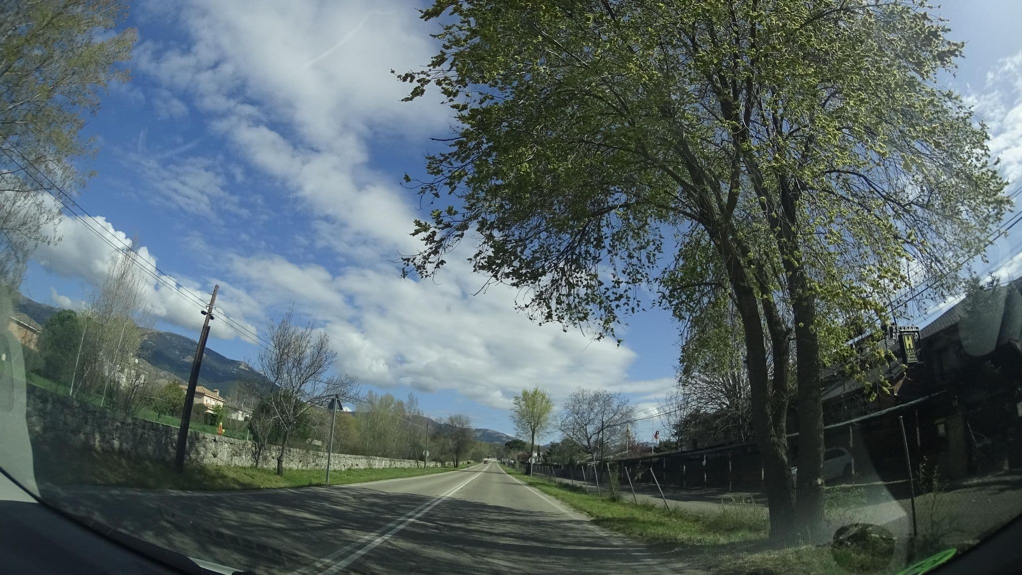 Street view near Gran Hostal Asador de Soto, Soto del Real — © robertogeb (CC BY-SA · Mapillary)