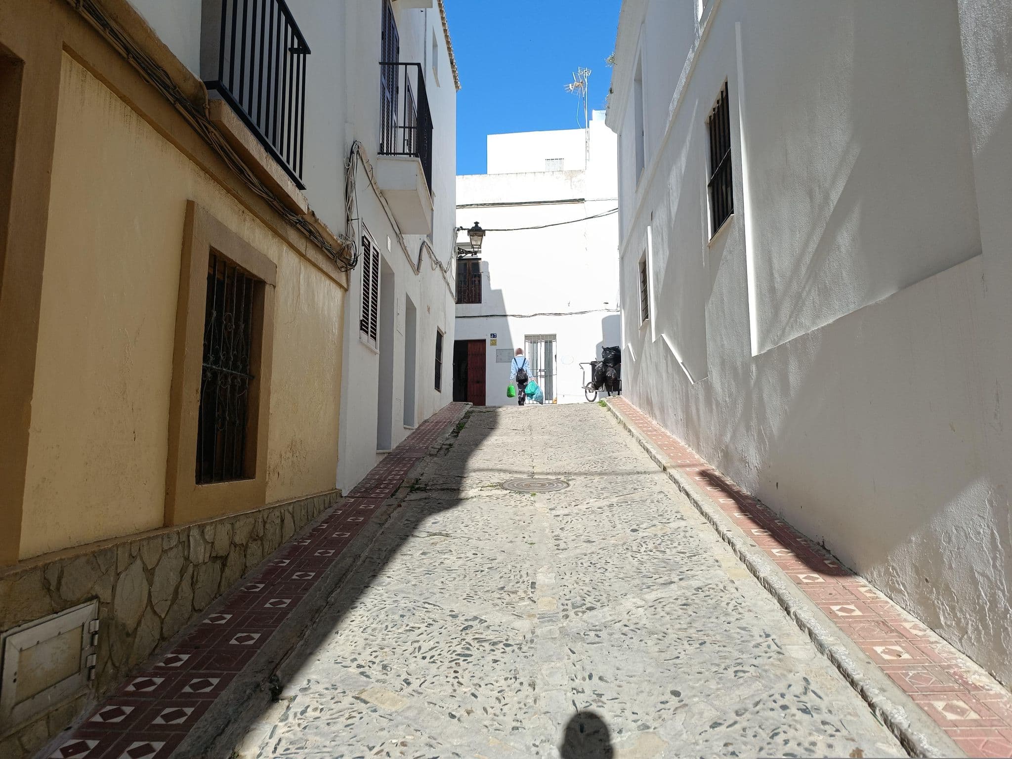 Street view near Kook Hotel Tarifa, Tarifa — © Duro (CC BY-SA · Mapillary)