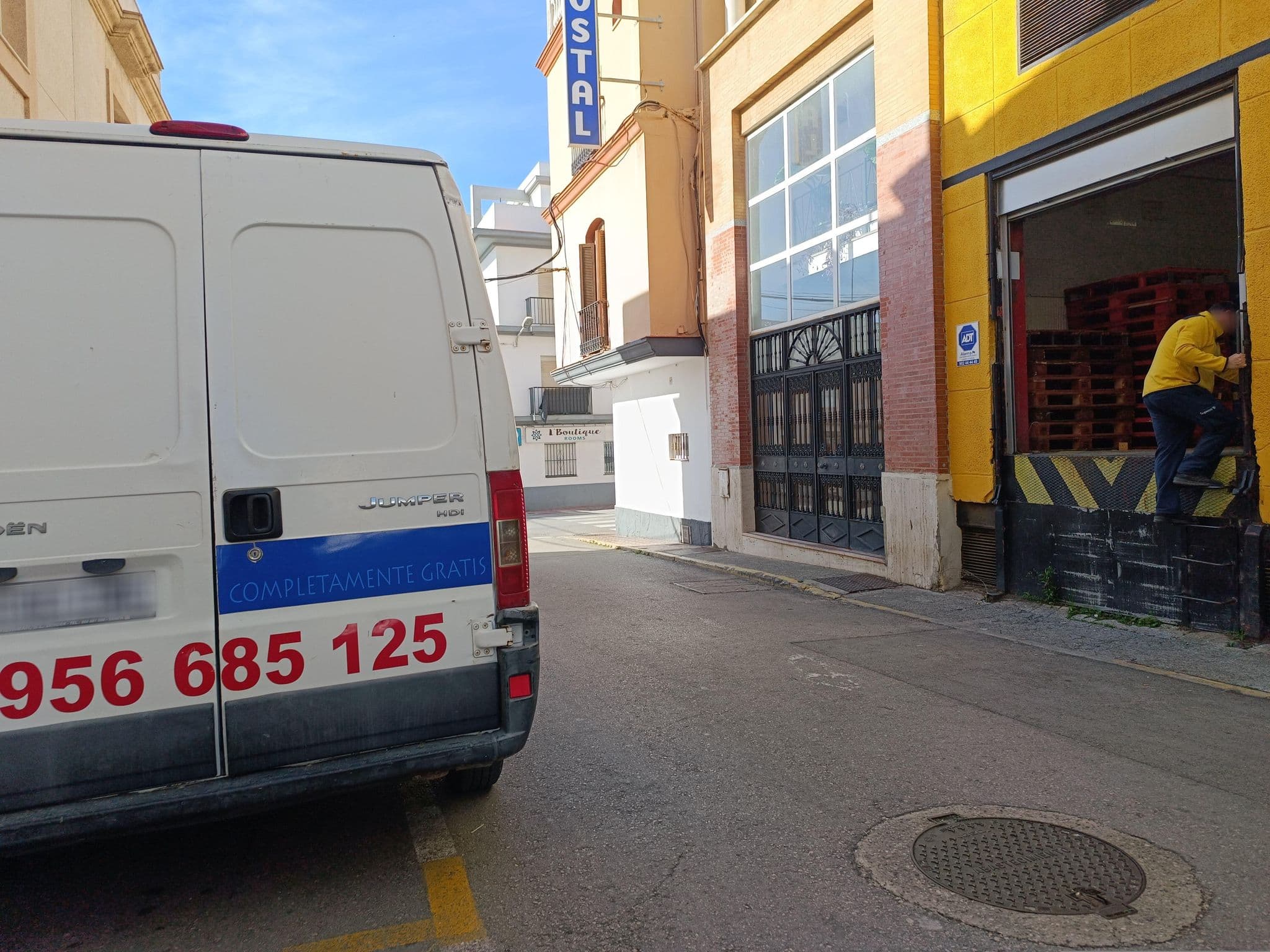 Street view near L’Boutique Tarifa Rooms, Tarifa — © Duro (CC BY-SA · Mapillary)