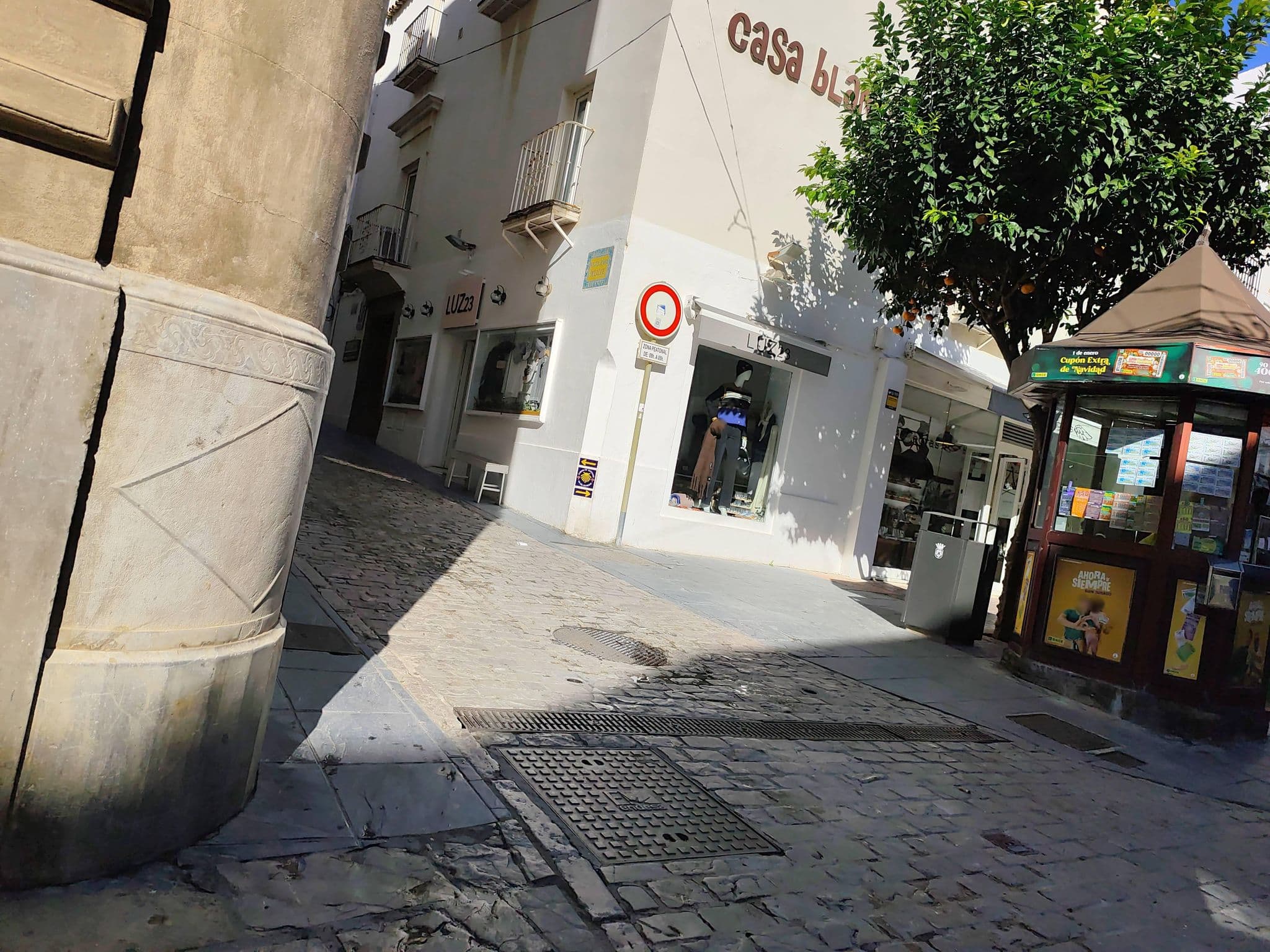Street view near Hotel Boutique Aristoy Tarifa, Tarifa — © Duro (CC BY-SA · Mapillary)