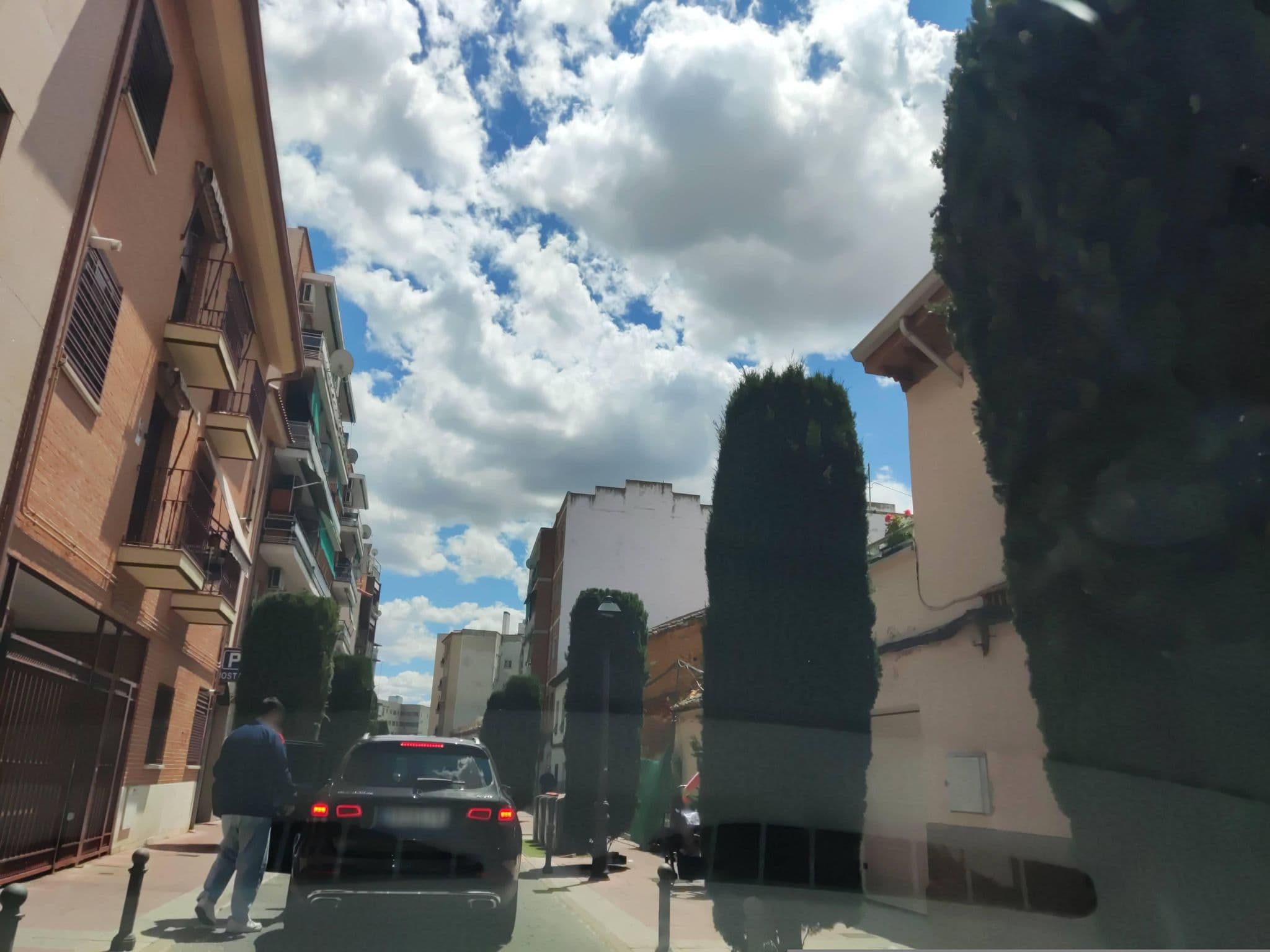Street view near HOSTAL LOS CLAVELES, Torrejón de Ardoz — © polkillas (CC BY-SA · Mapillary)