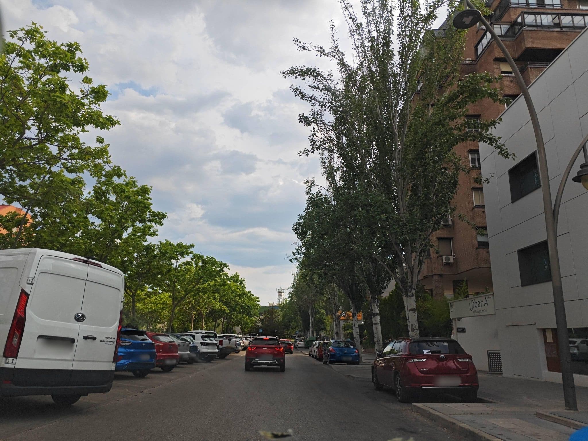 Street view near Hotel Urban A+++ Efficient Hotel Tres Cantos, Tres Cantos — © polkillas (CC BY-SA · Mapillary)