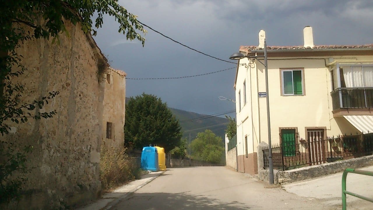 Street view near El Priorato de Trespaderne, Trespaderne — © msevilla00 (CC BY-SA · Mapillary)