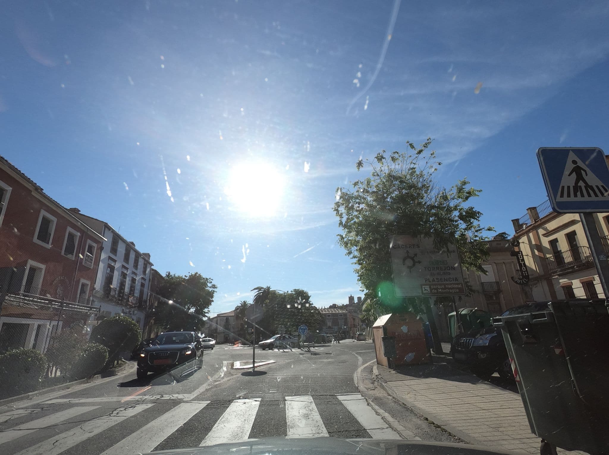 Street view near Hostal Restaurante Emilia, Trujillo — © adrigrillo (CC BY-SA · Mapillary)