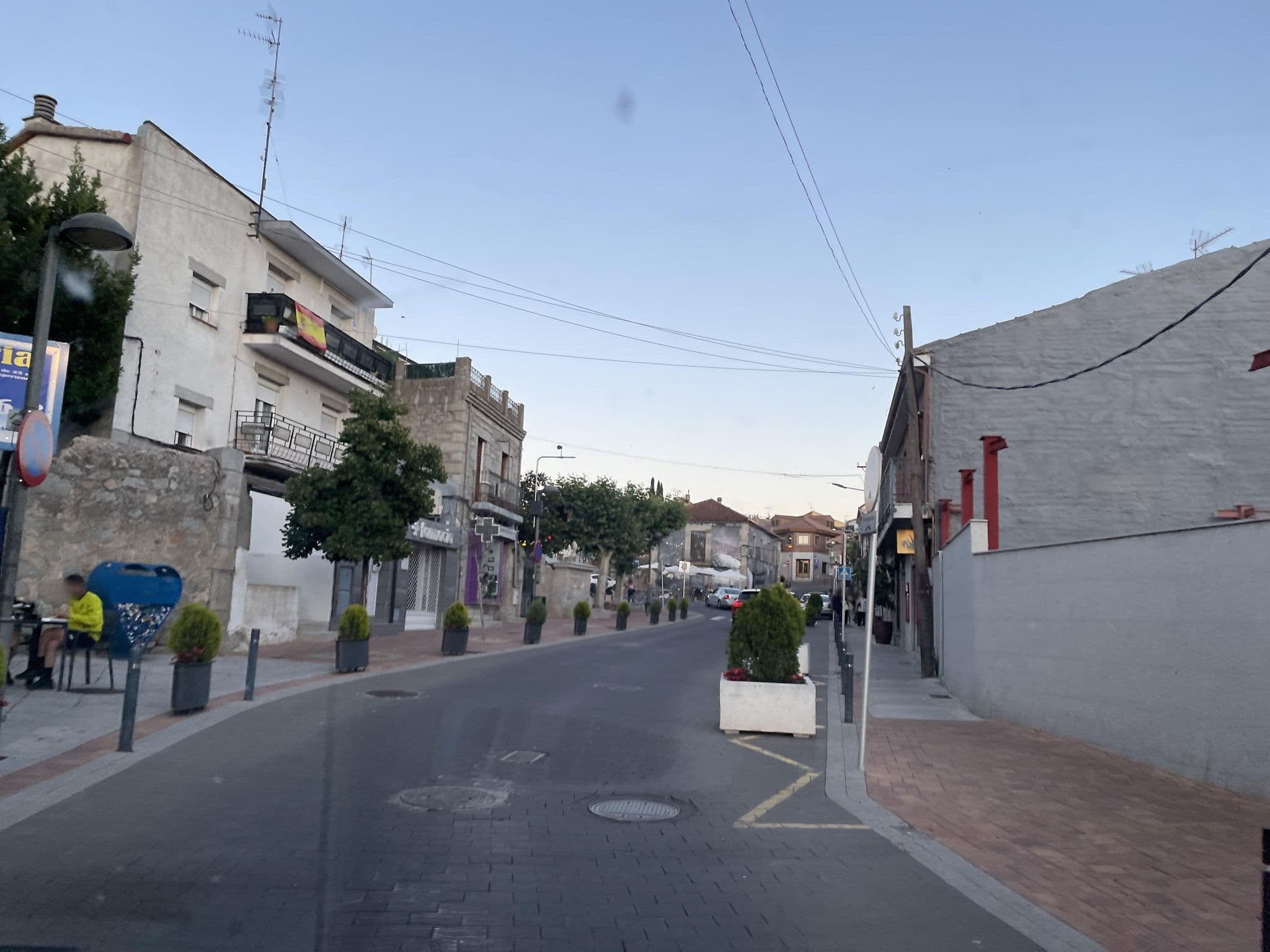 Street view near Hostal Hermanos Sánchez, Valdemorillo — © seraq (CC BY-SA · Mapillary)