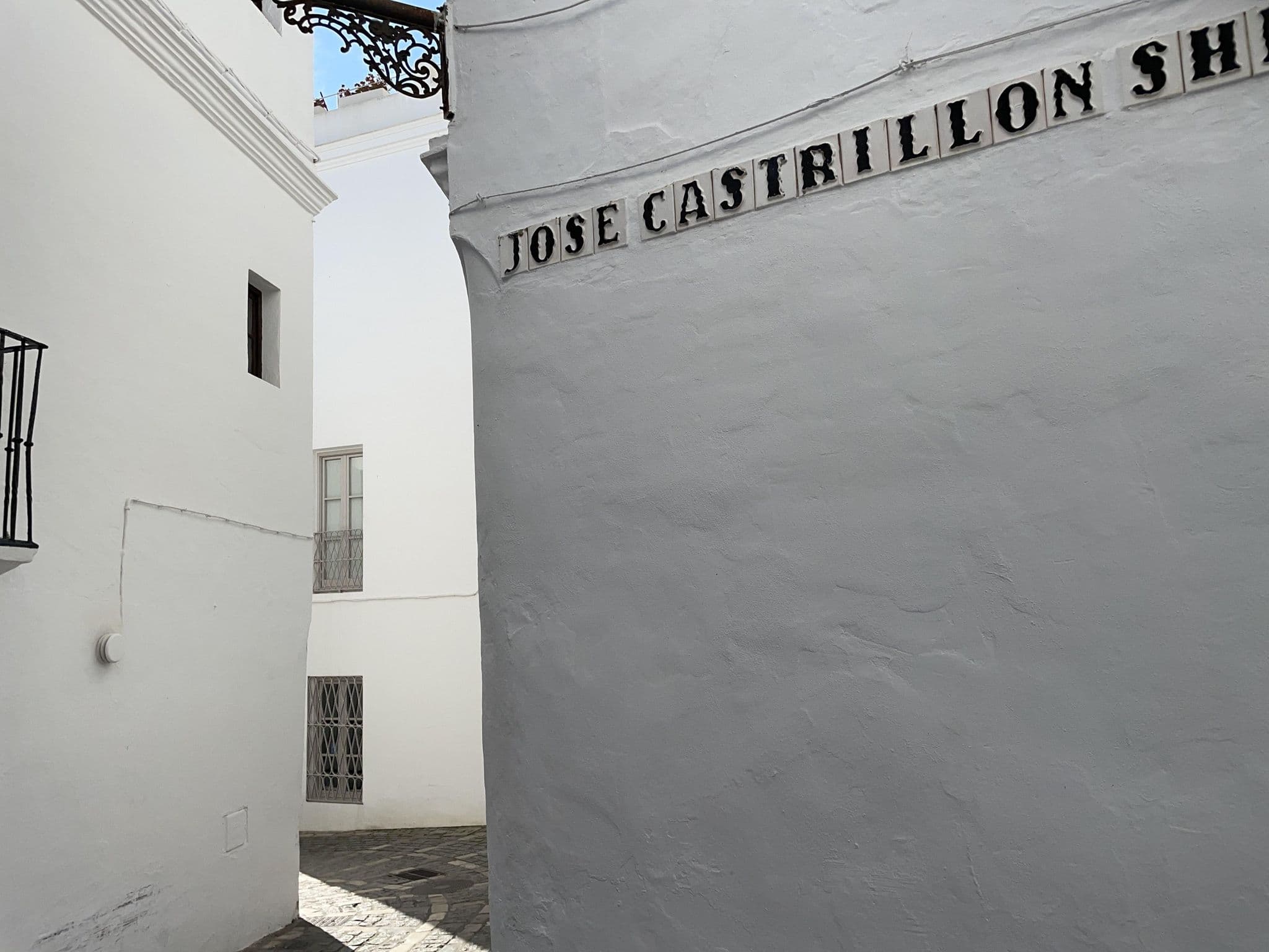 Street view near EntreArcos Casa Eco-Boutique, Vejer de la Frontera — © seraq (CC BY-SA · Mapillary)