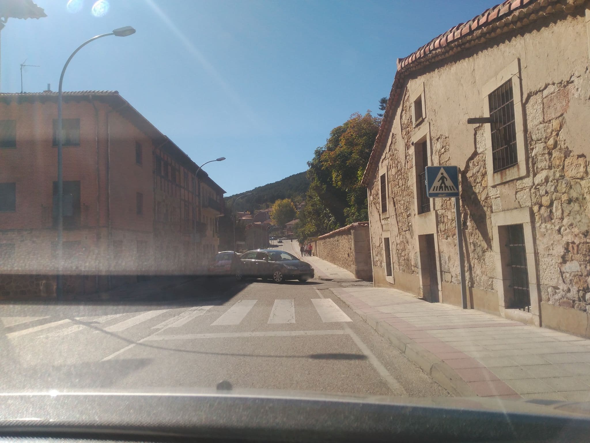 Street view near Hotel Alvargonzález, Vinuesa — © sanchi (CC BY-SA · Mapillary)