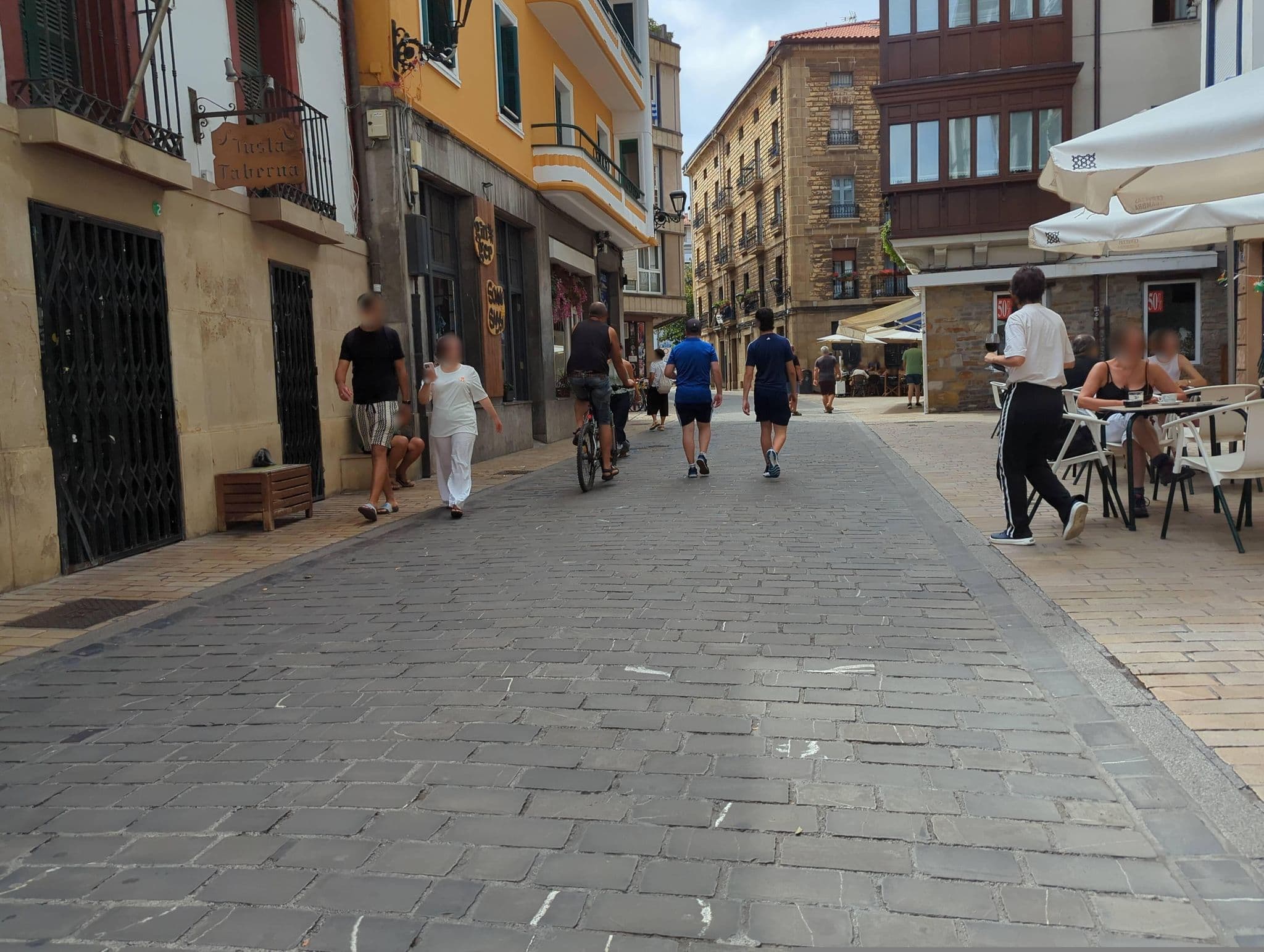 Street view near Apartamentos Xatetto Etxea, Zumaia — © miguel_andrade (CC BY-SA · Mapillary)