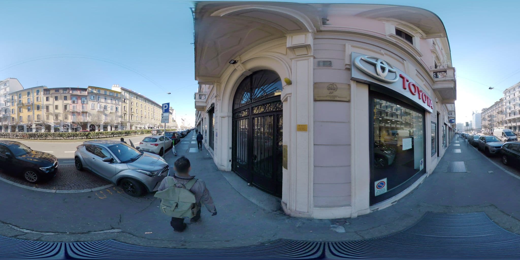 Street view near HoteI Loreto, Brera