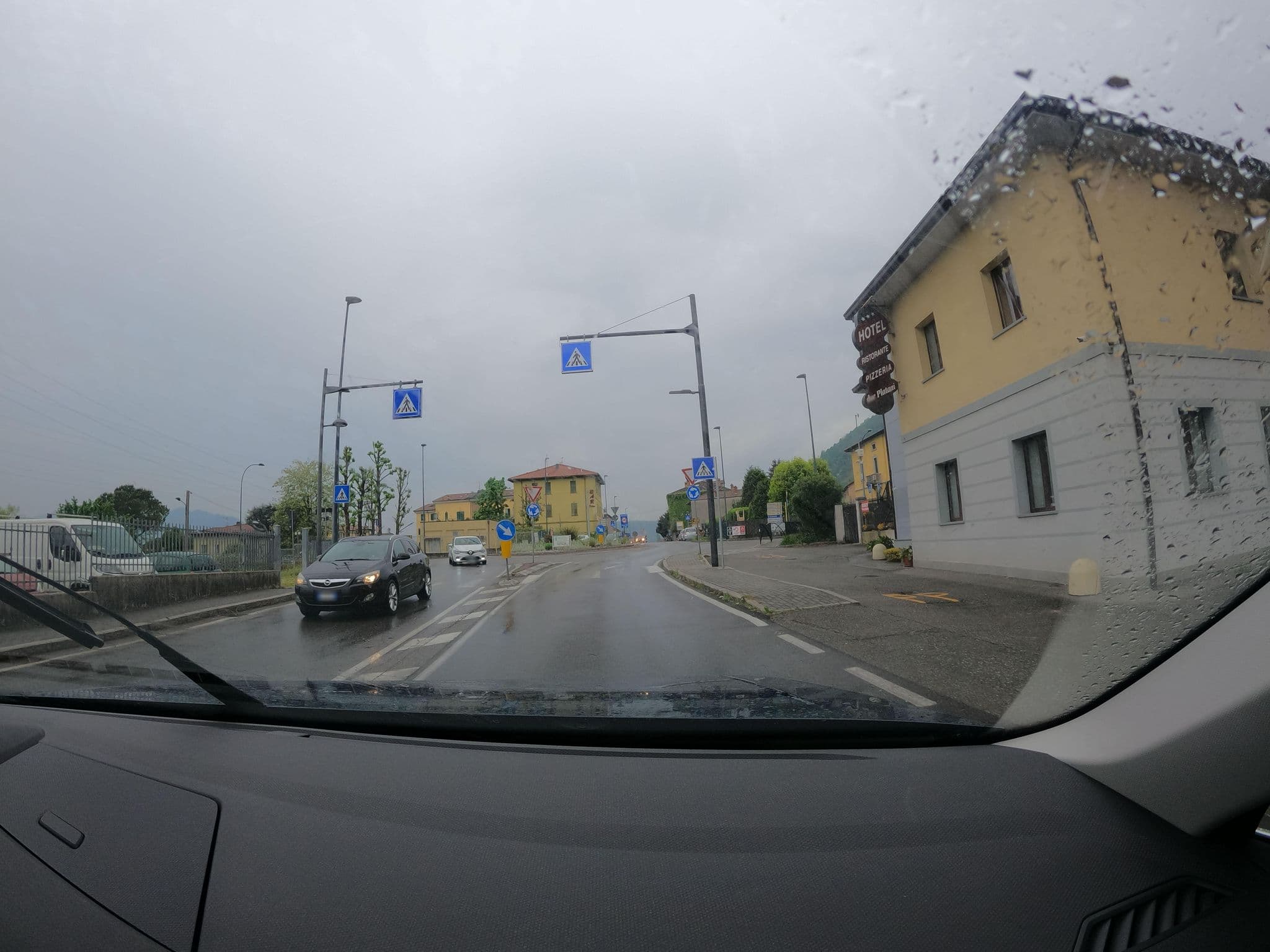 Street view near Hotel Ristorante Due Platani, Airuno — © borovac (CC BY-SA · Mapillary)