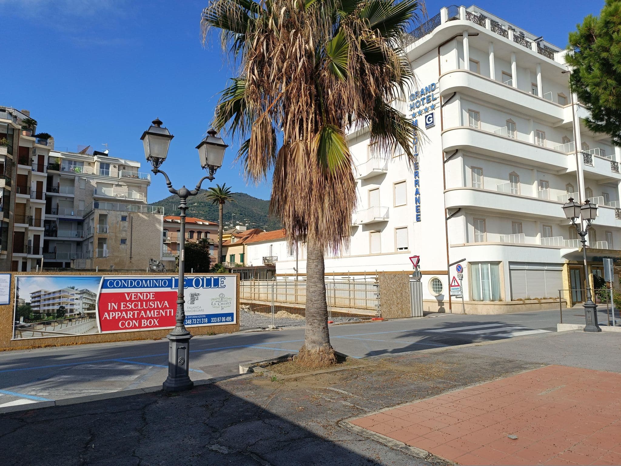 Street view near Hotiday Room Collection - Mediterranee Alassio, Alassio — © Duro (CC BY-SA · Mapillary)