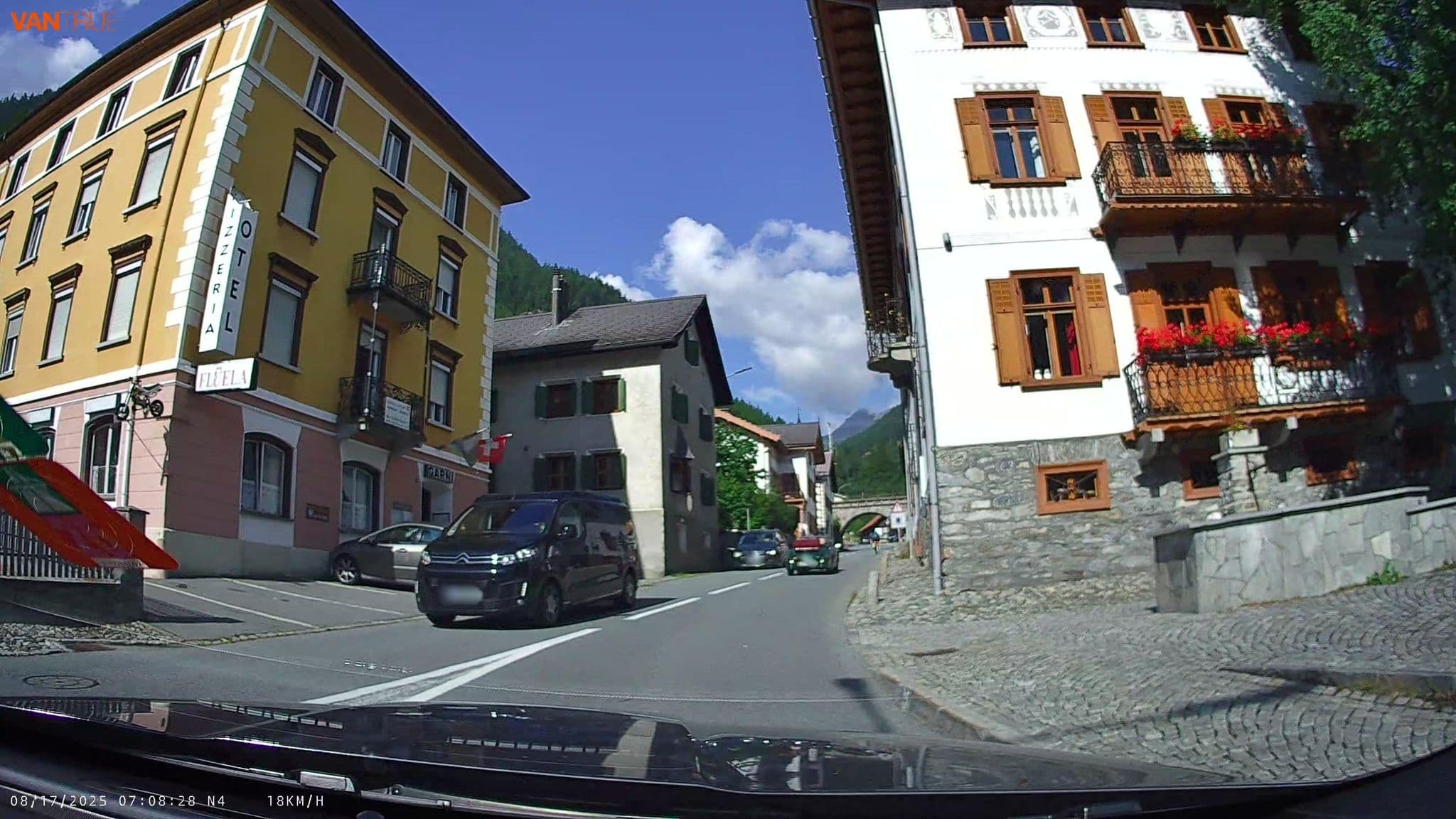 Street view near Garni Flüela, Zernez — © fcignat (CC BY-SA · Mapillary)