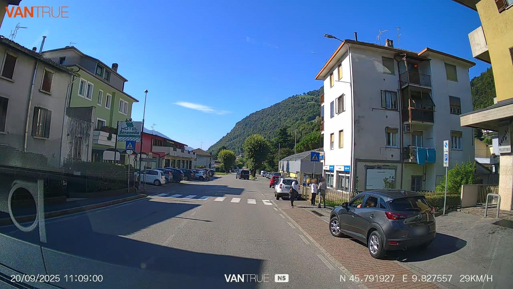 Street view near Serenella S.A.S., Gazzaniga — © renaultgt (CC BY-SA · Mapillary)