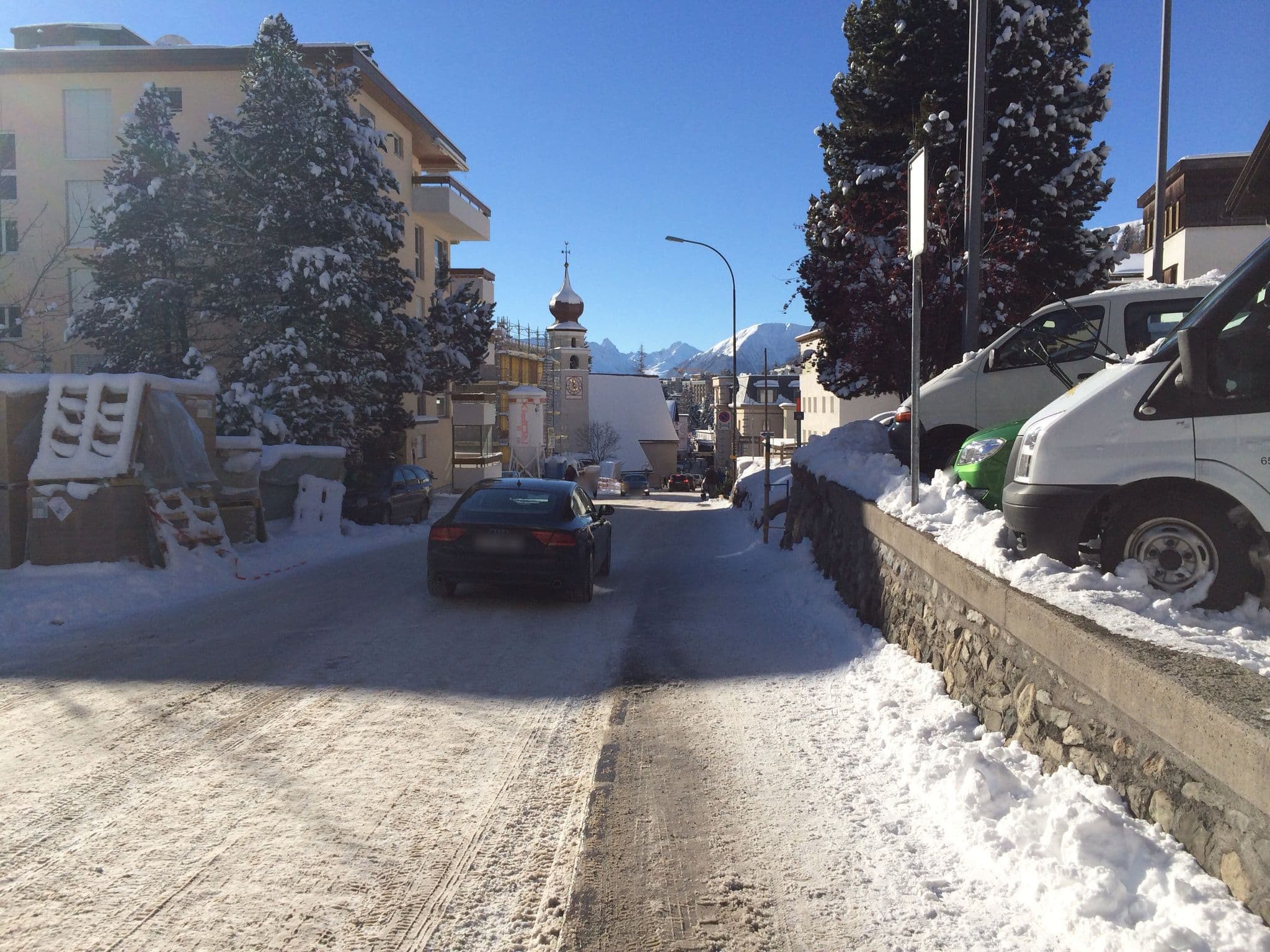 Street view near Sporthof, Davos — © jesolem (CC BY-SA · Mapillary)